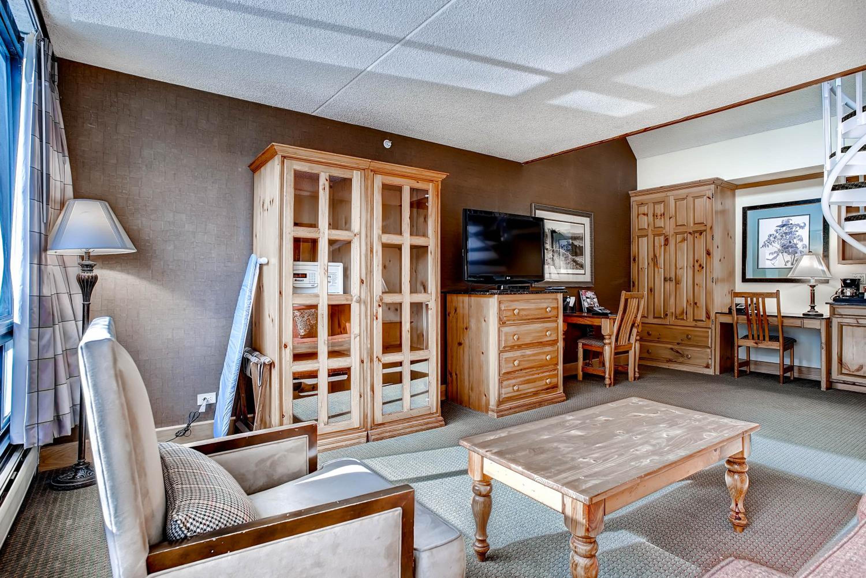 Loft Suite - Photo 5