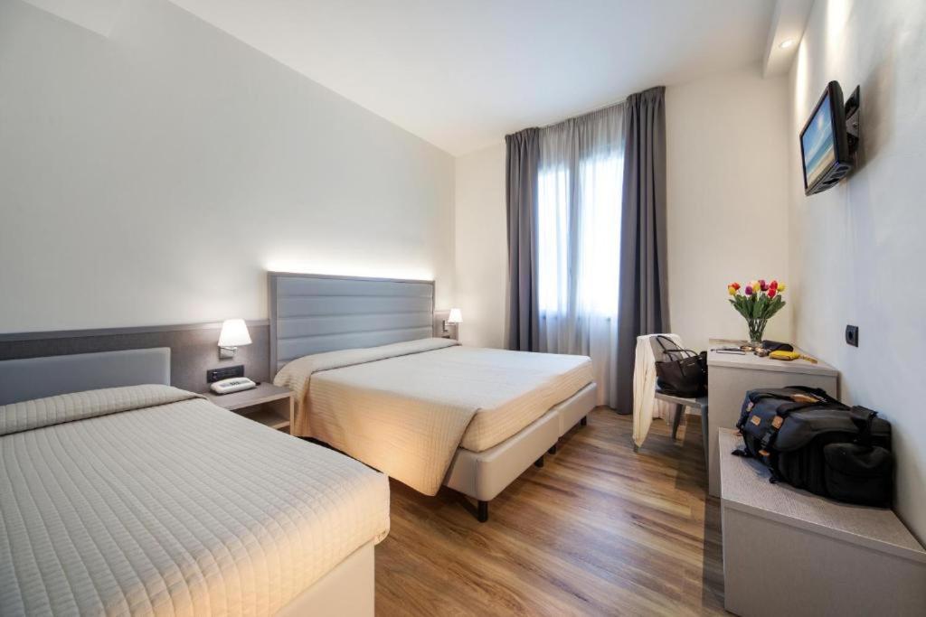 Superior Triple Room - Photo 1