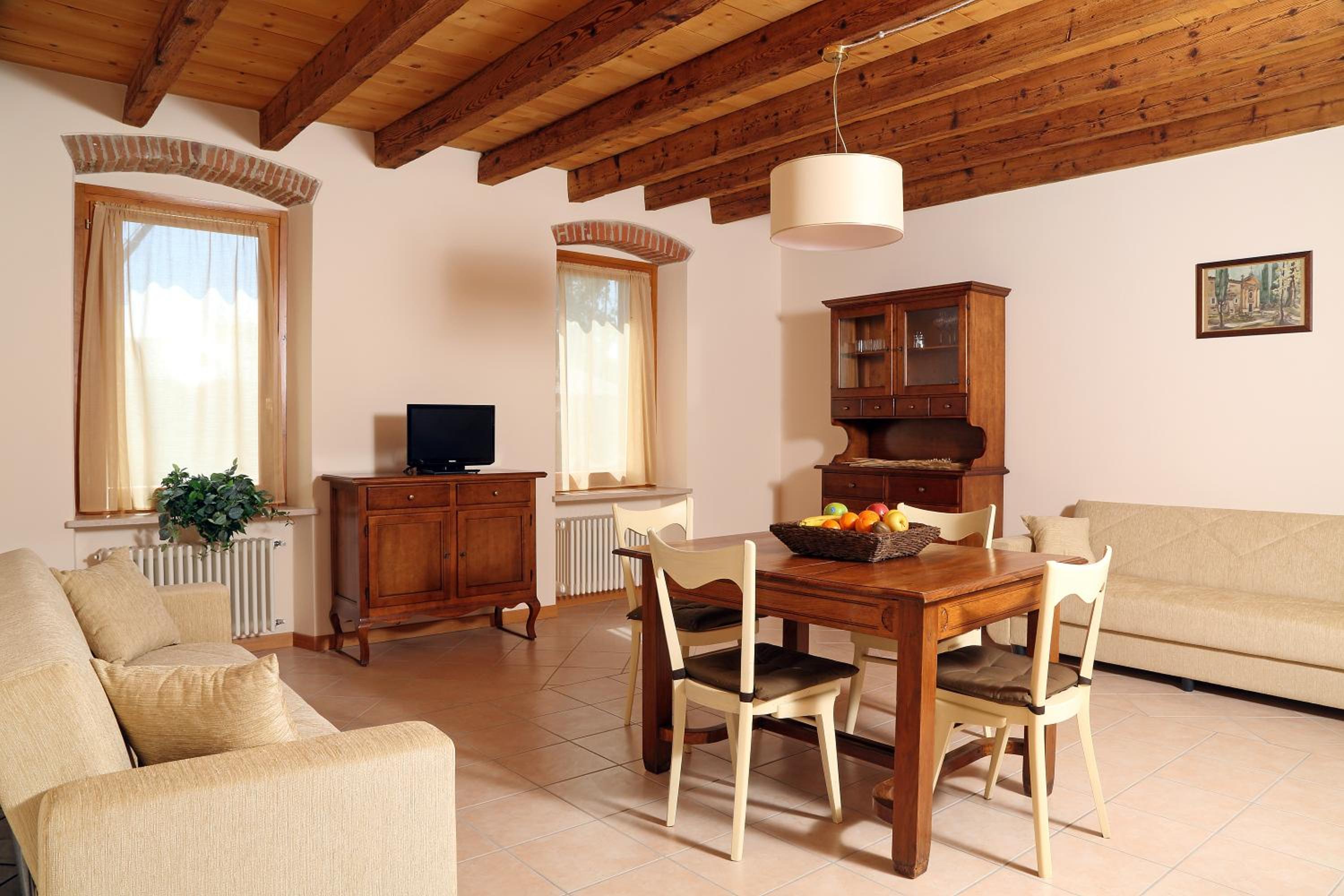 One-Bedroom Apartment Top with Garden View photo 1