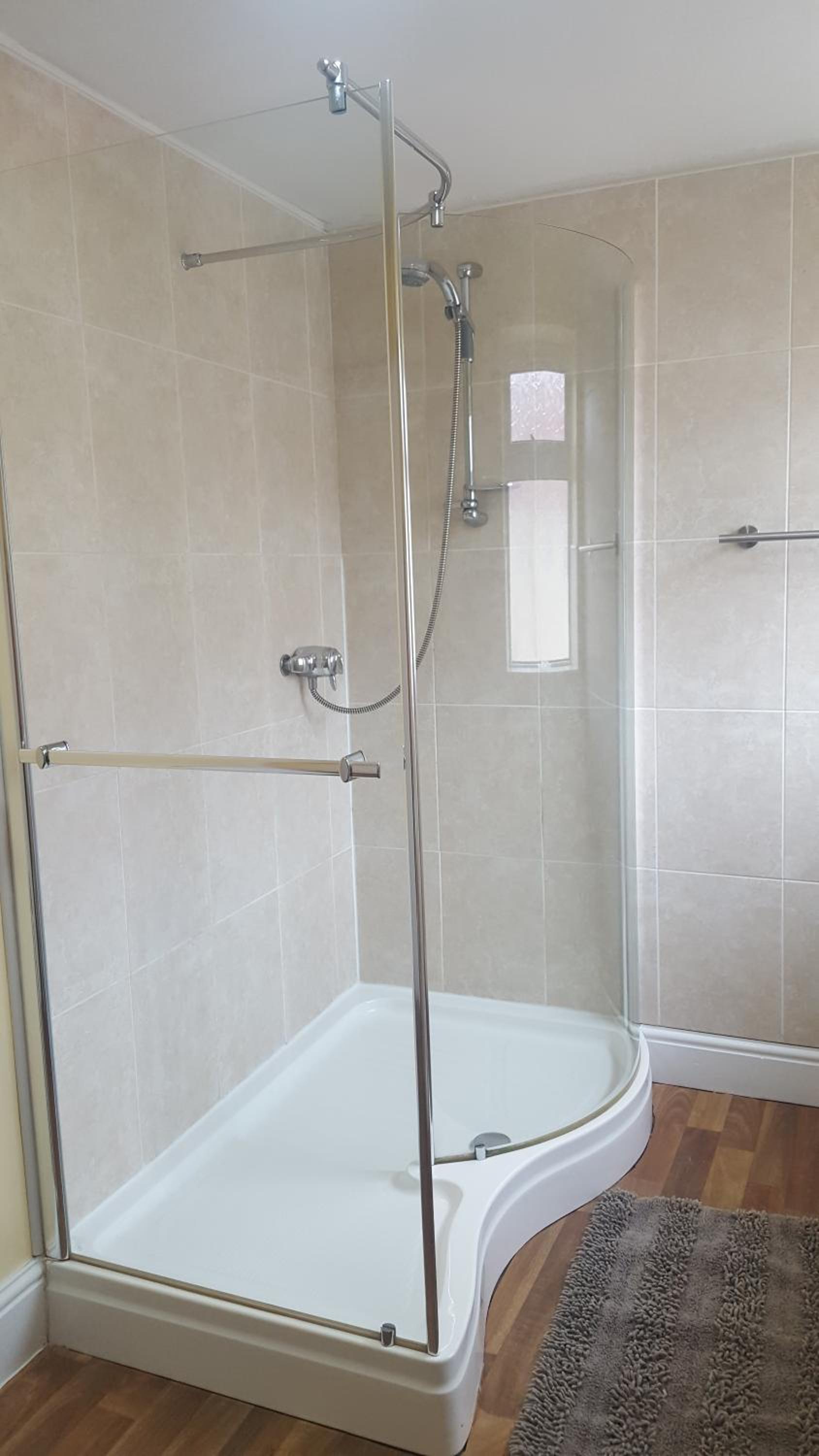 Double Room with Private Bathroom - Photo 10