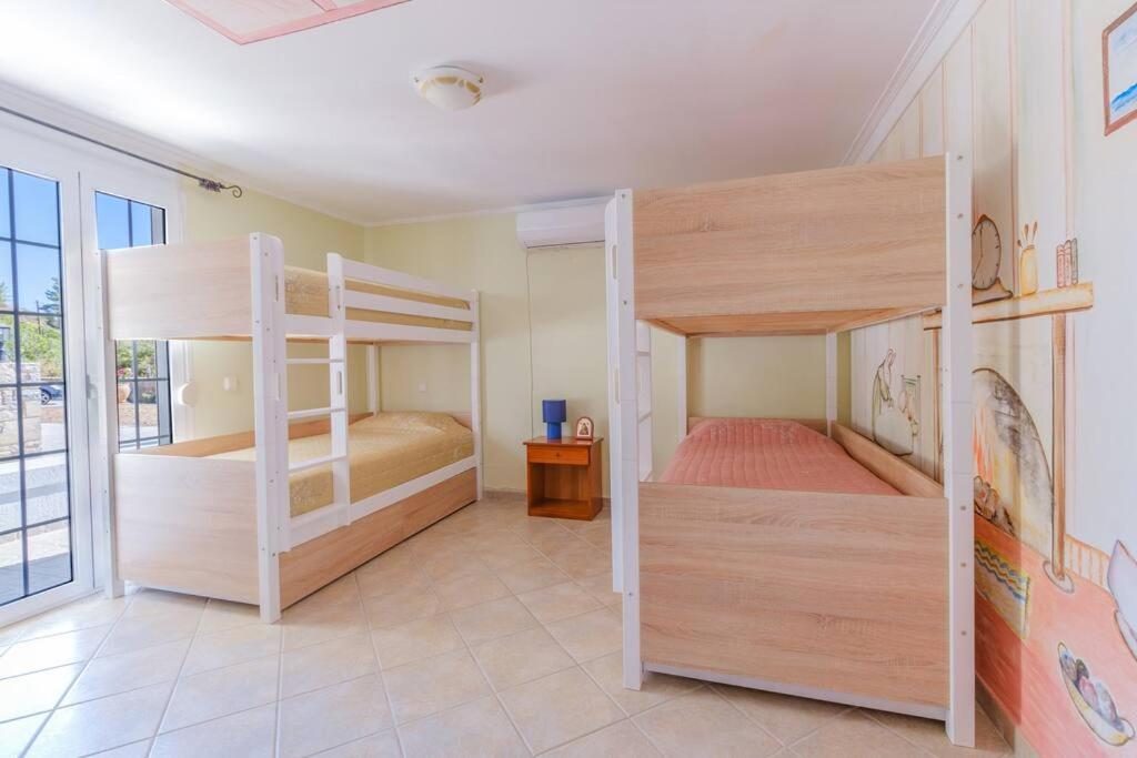 Three-Bedroom Villa photo 3