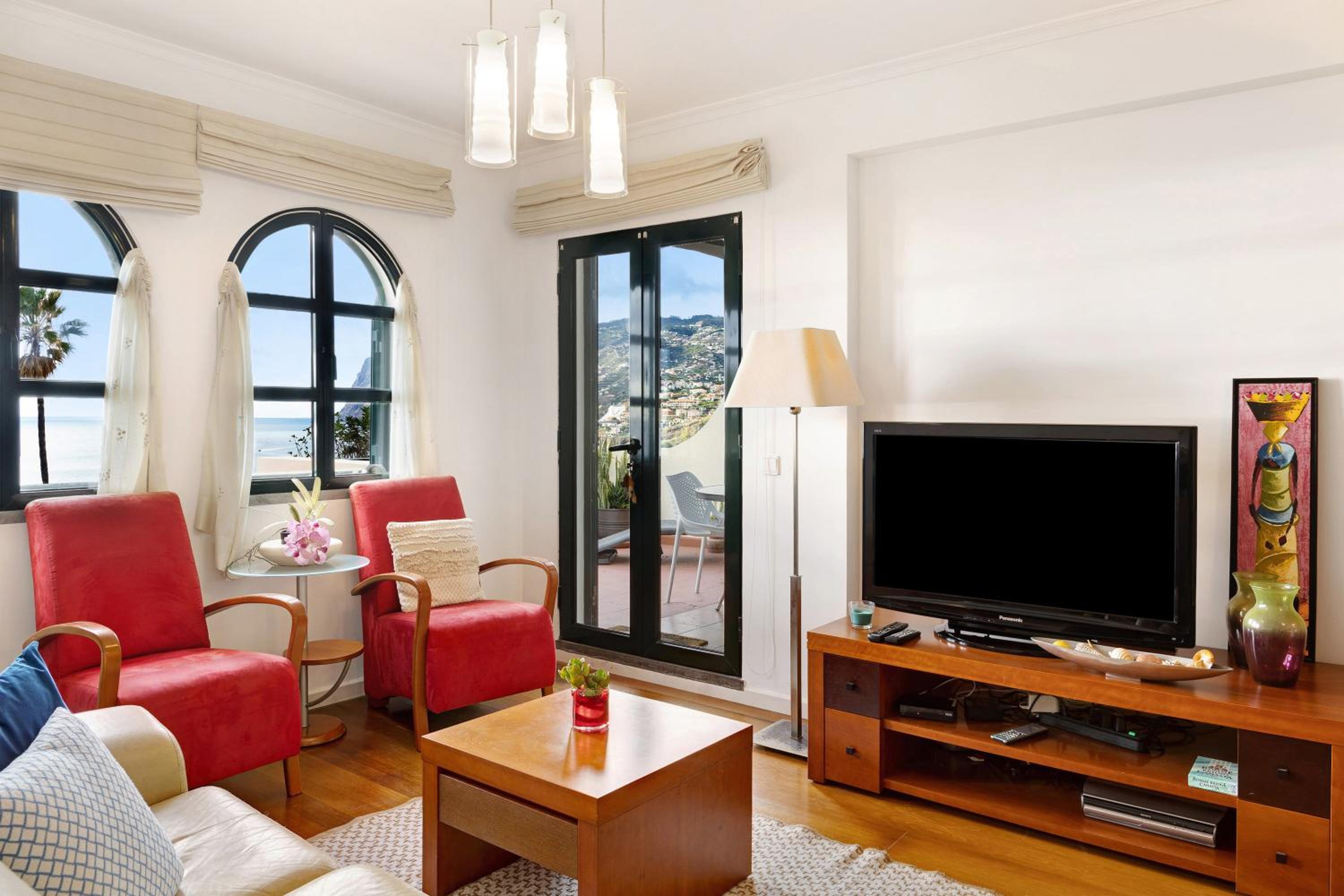 Two-Bedroom Deluxe Apartment with Ocean View