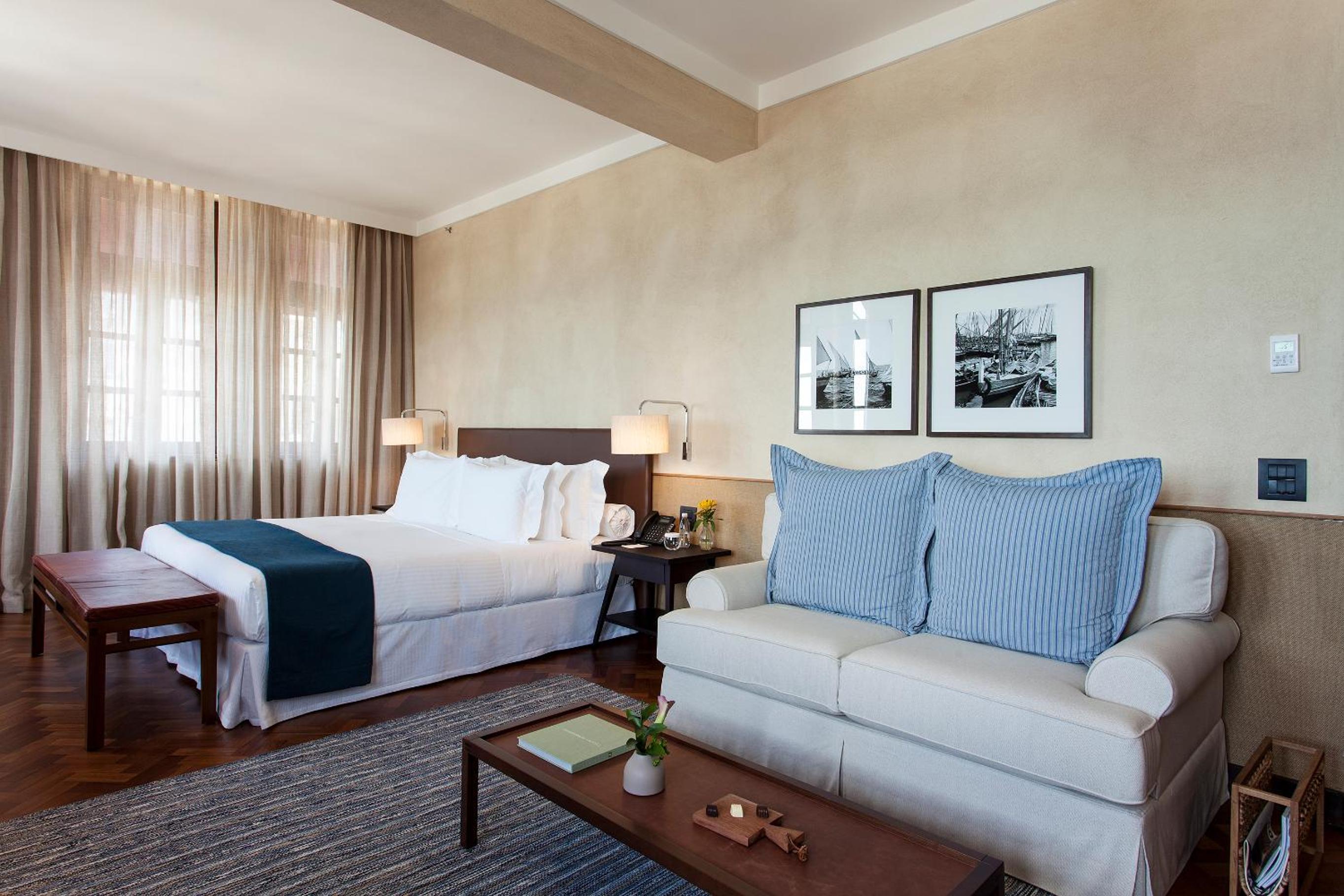 Junior Suite with Sea View - Photo 3