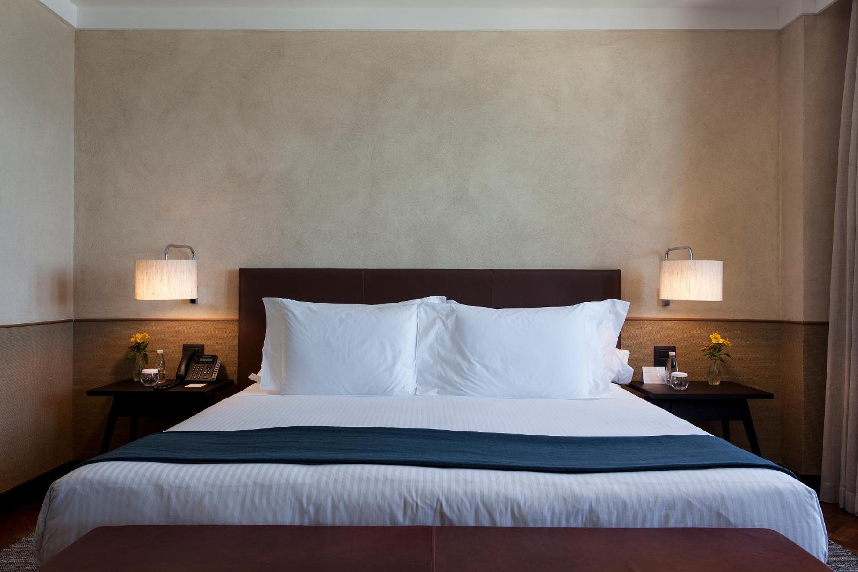 Deluxe Suite with Sea View - Photo 1