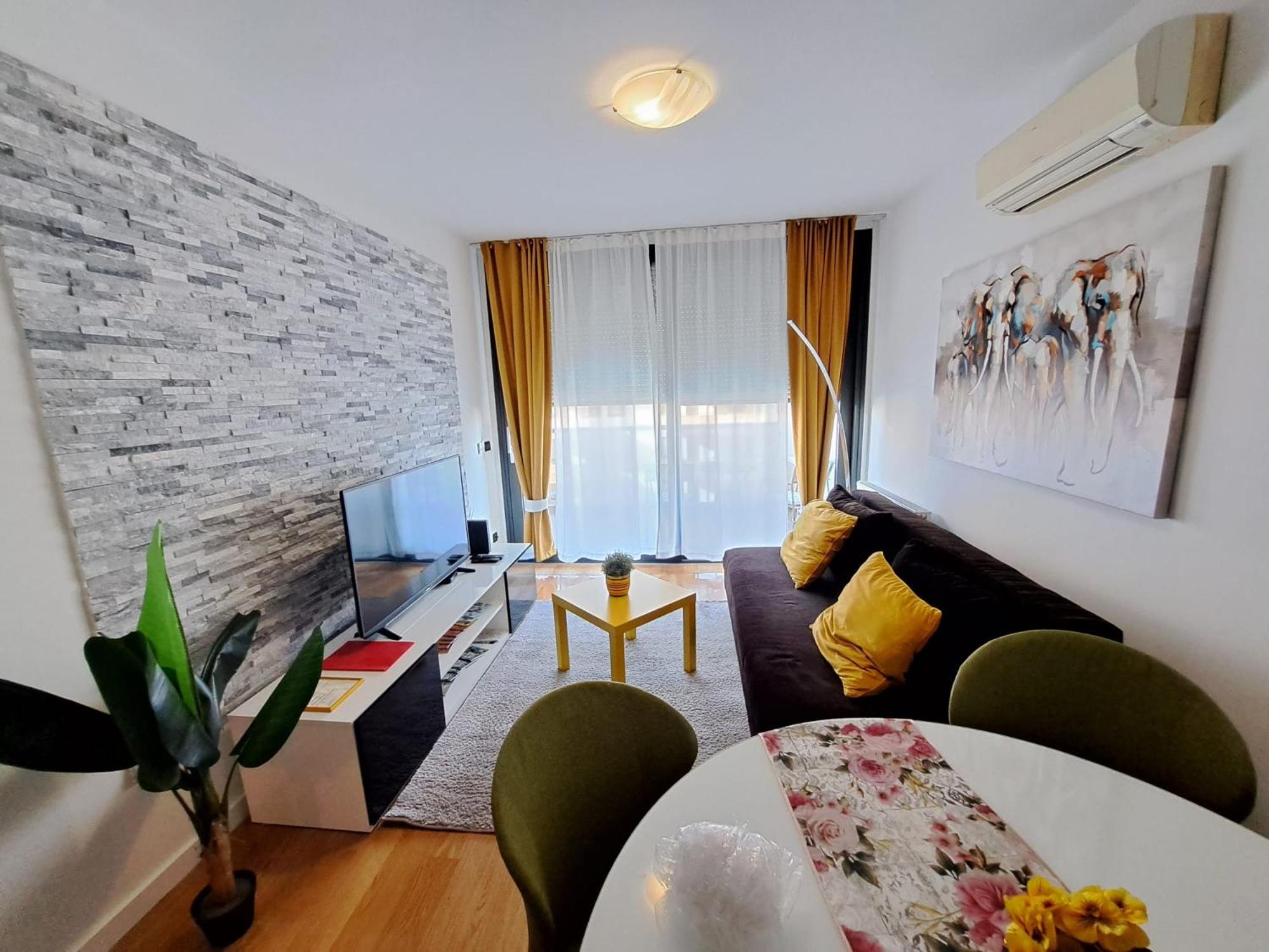 One-Bedroom Apartment