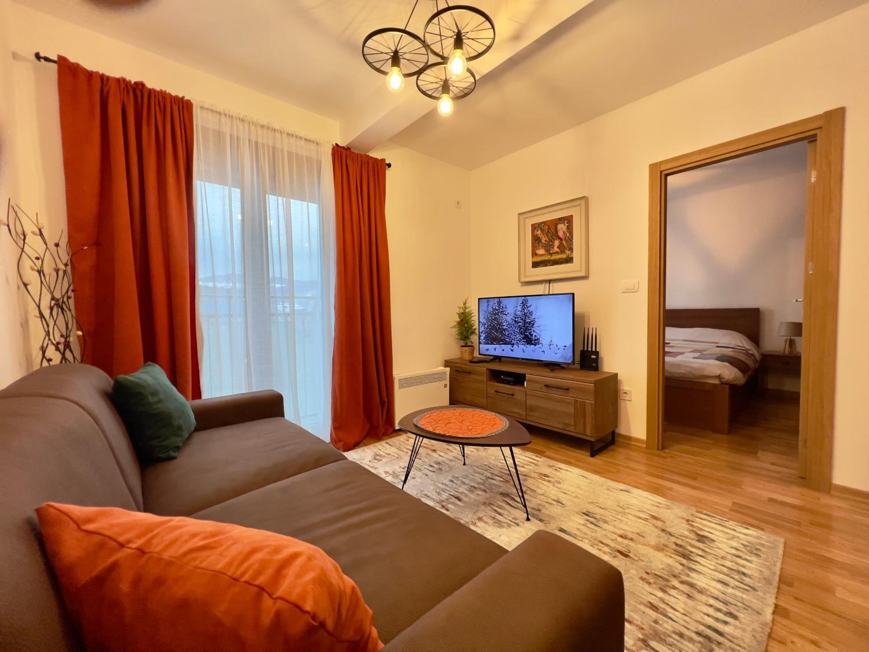 One-Bedroom Apartment photo 1