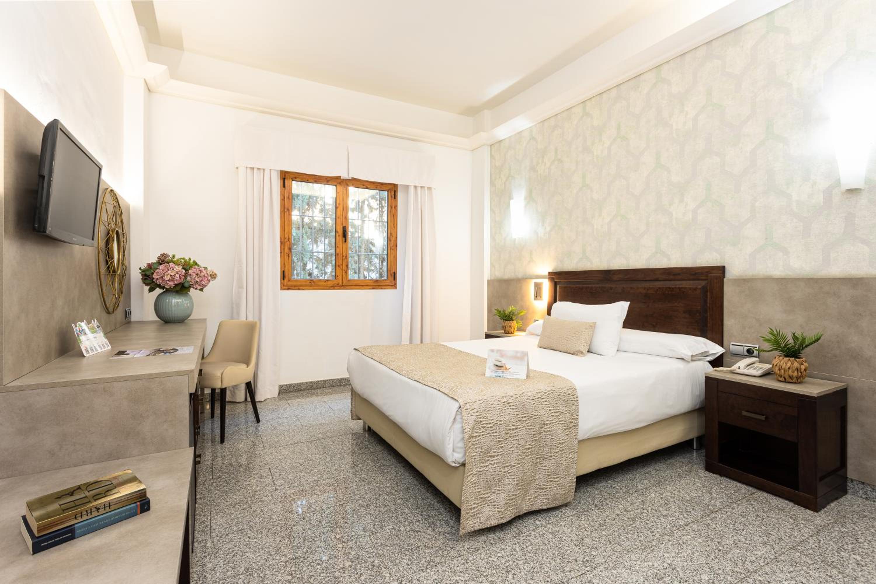Double Room - Photo 1