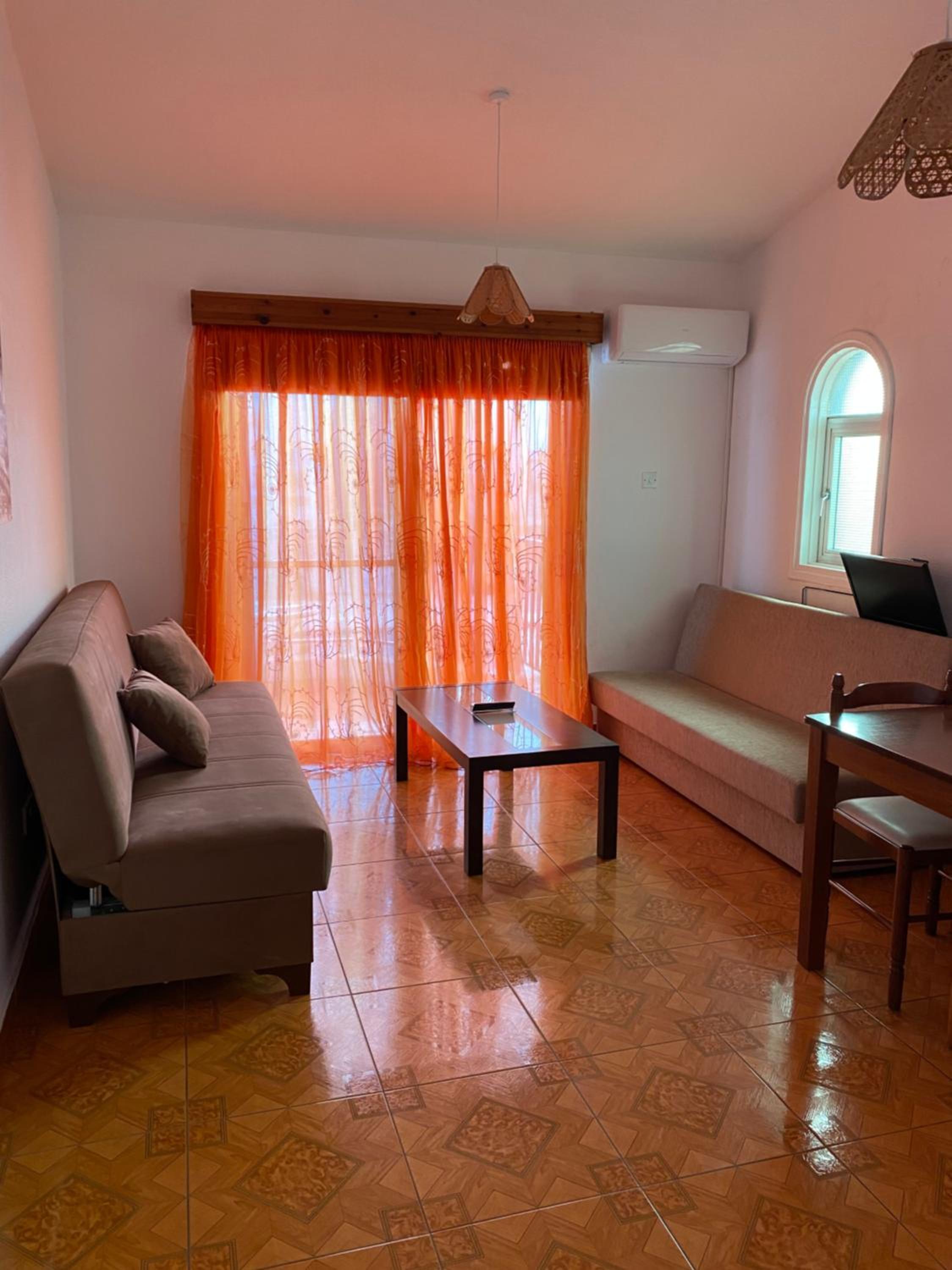 One-Bedroom Apartment No.213