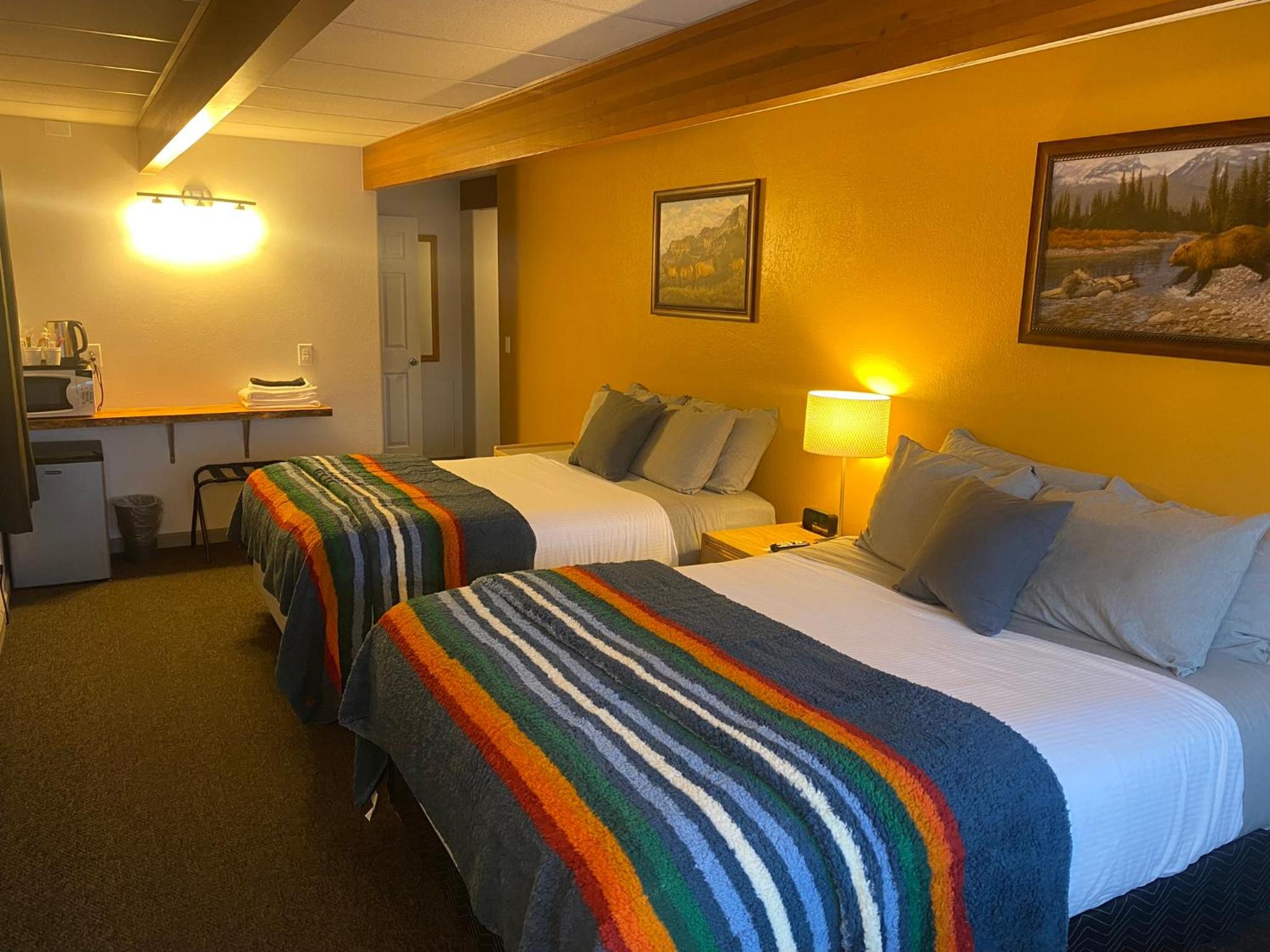 Modern Double Queen Room photo 1