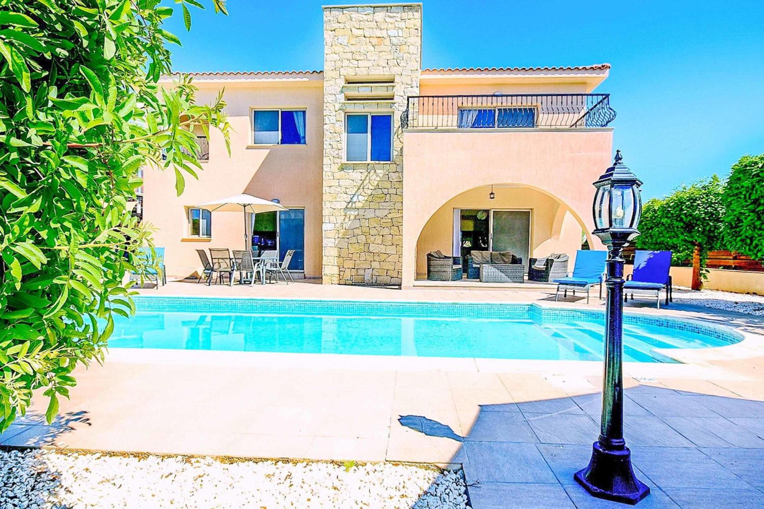 Villa photo 3