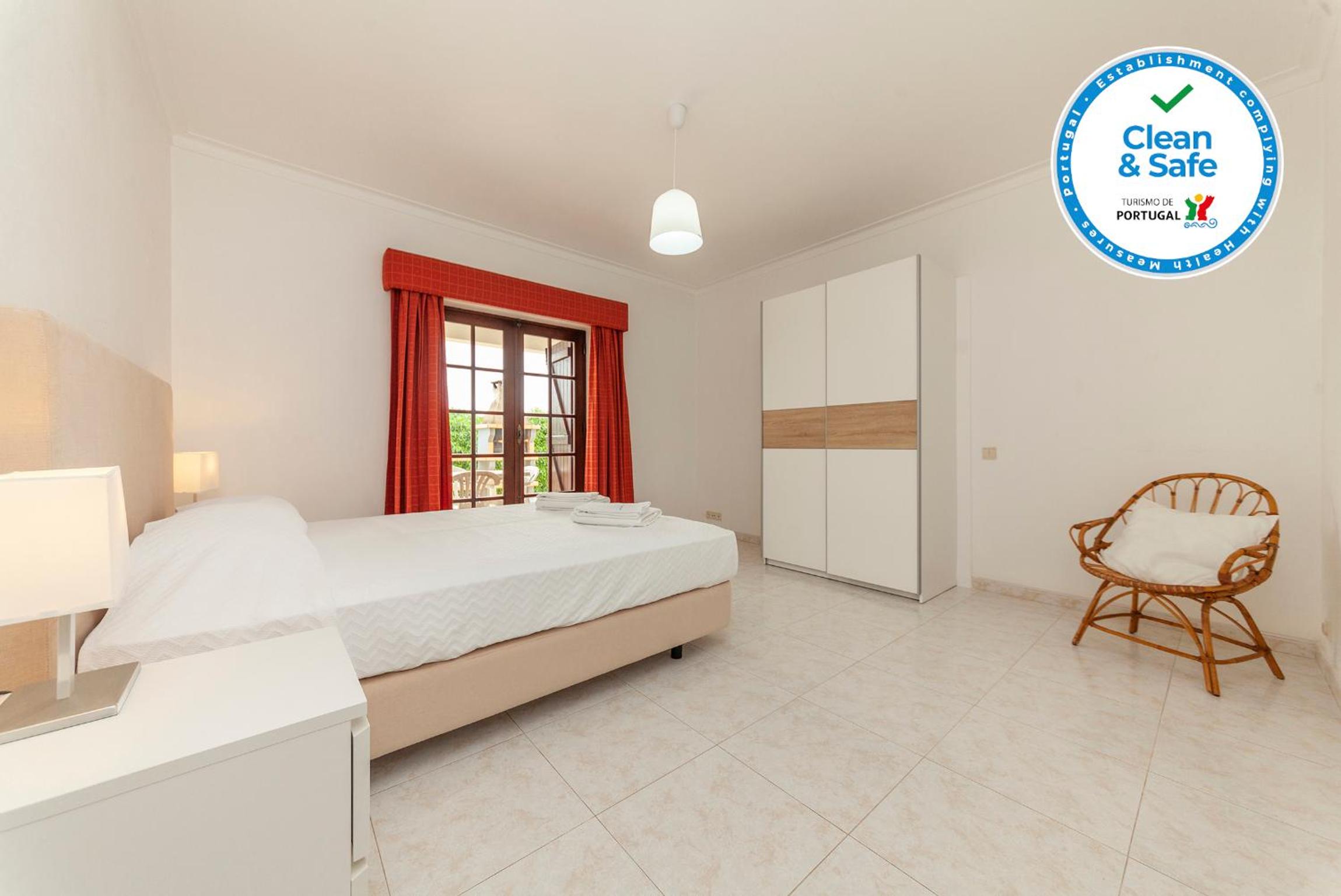 Double Room with Shared Bathroom photo 1