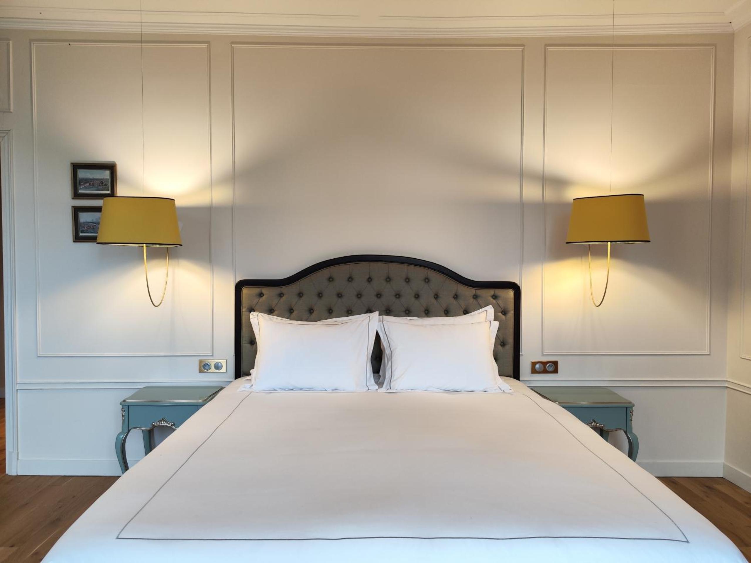 Deluxe Double Room with Bath photo 2
