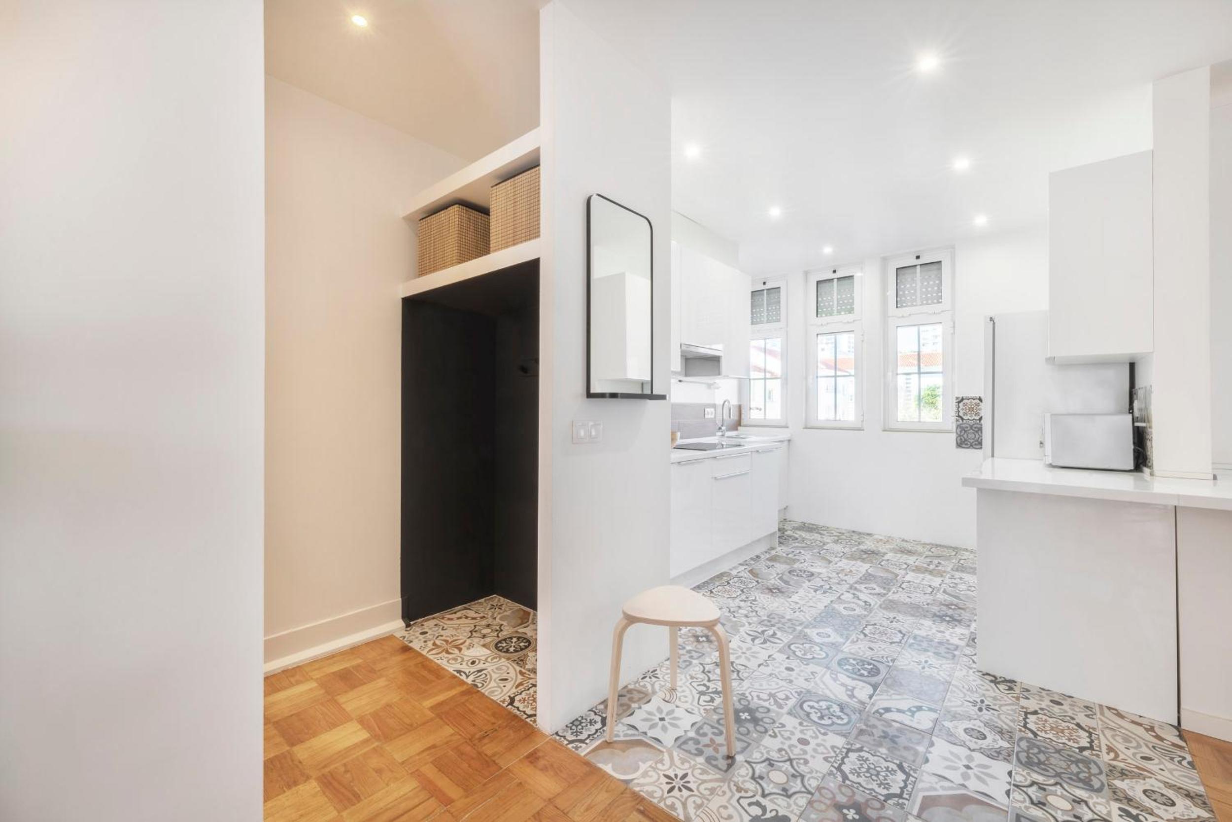 Two-Bedroom Apartment - Photo 9