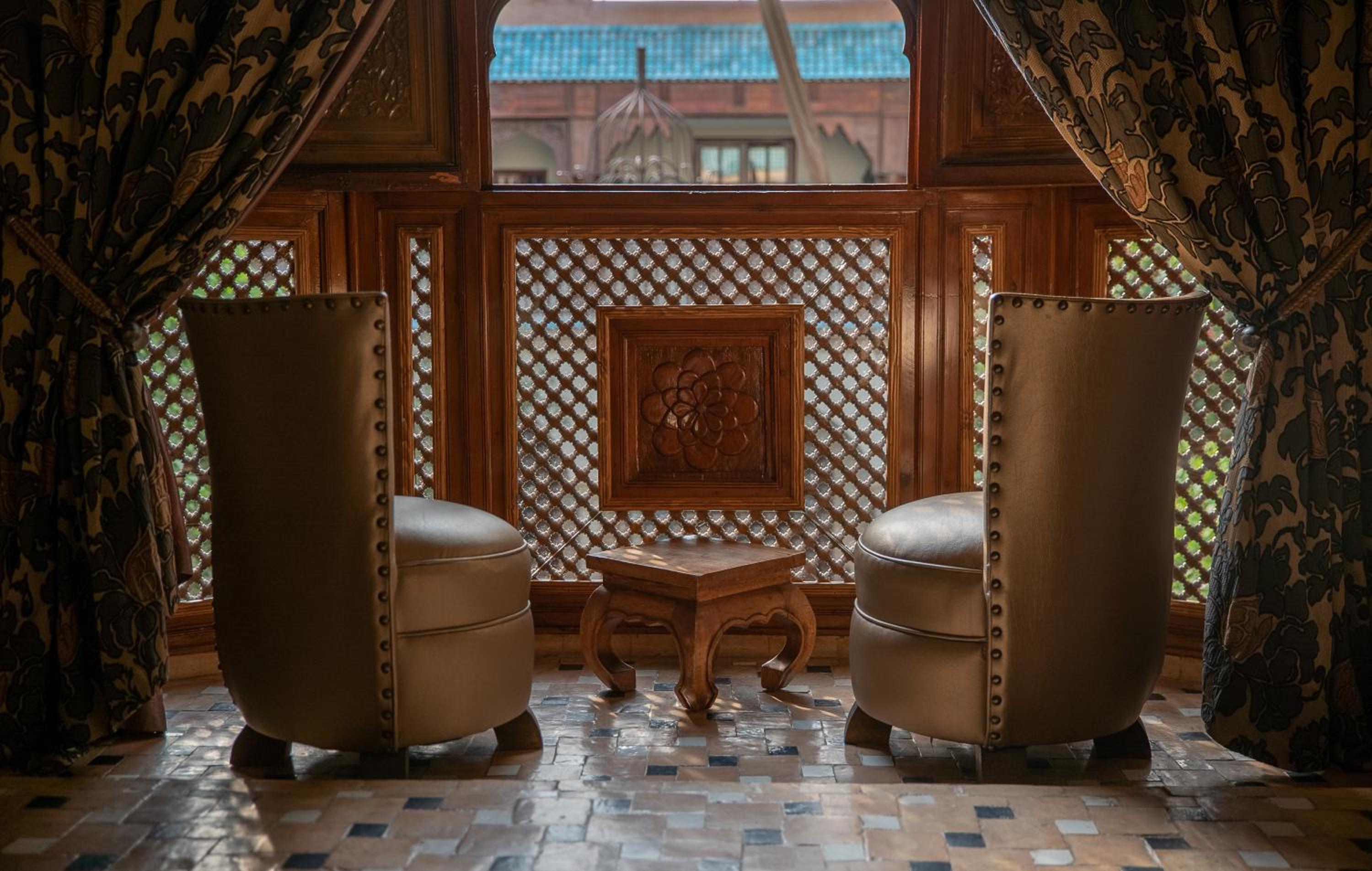 King Suite with Balcony - Photo 6