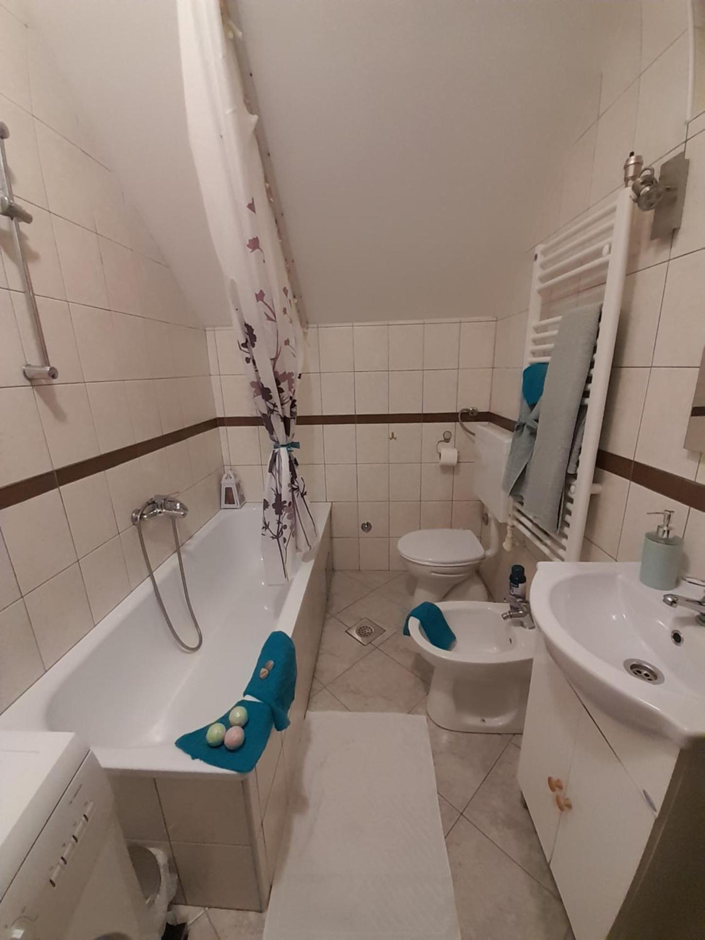 Twin Room with Private External Bathroom - Photo 4