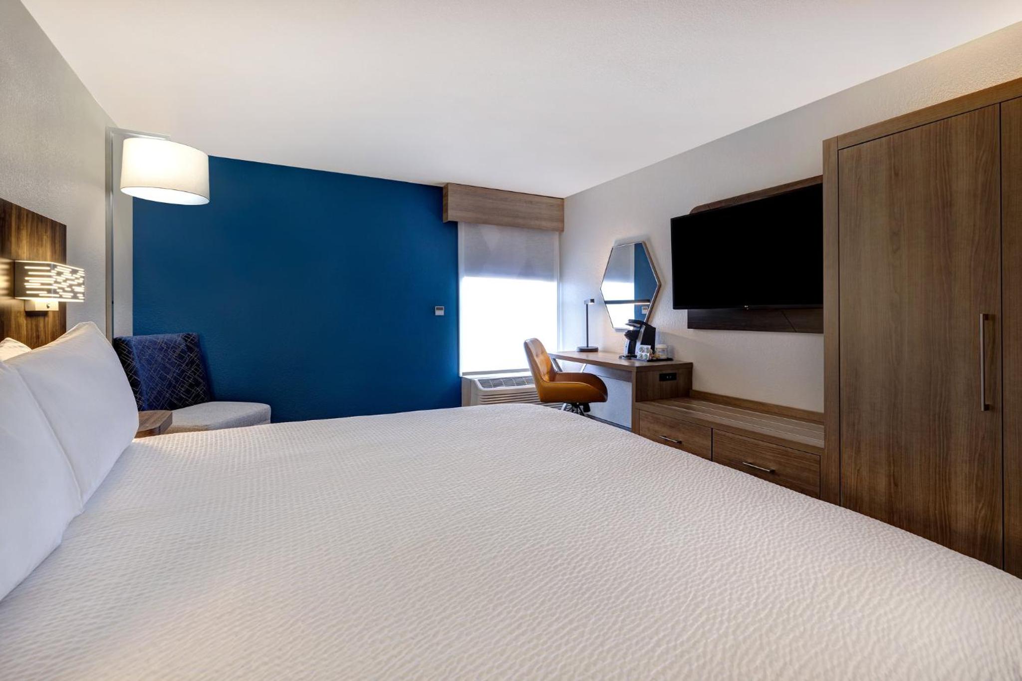 Standard King Room - Photo 1