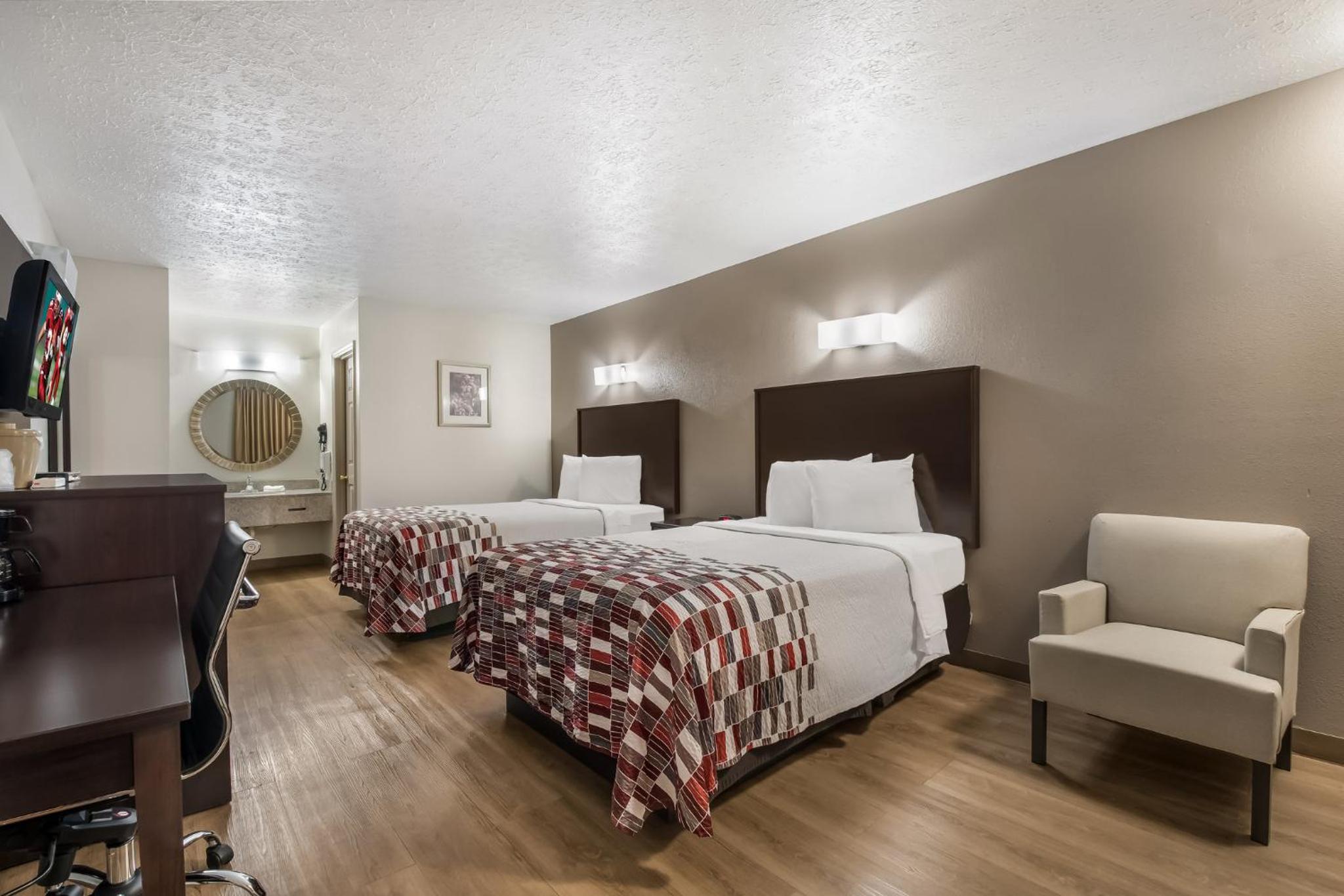 Deluxe Room with Two Double Beds Non-Smoking - Photo 1