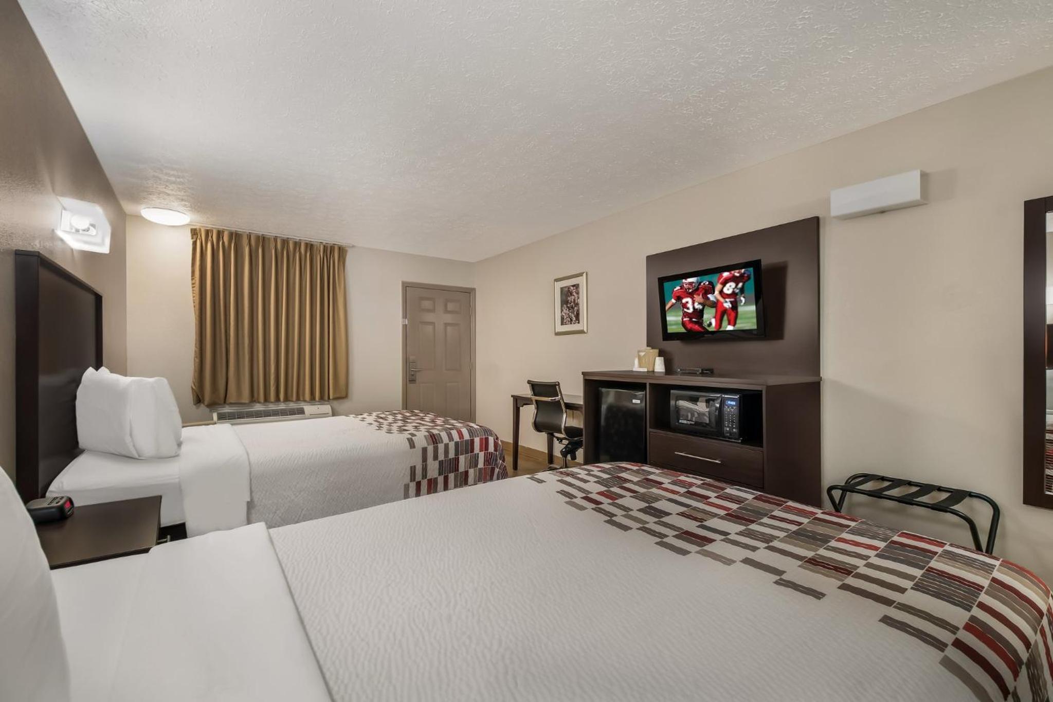 Deluxe Room with Two Double Beds Non-Smoking - Photo 6