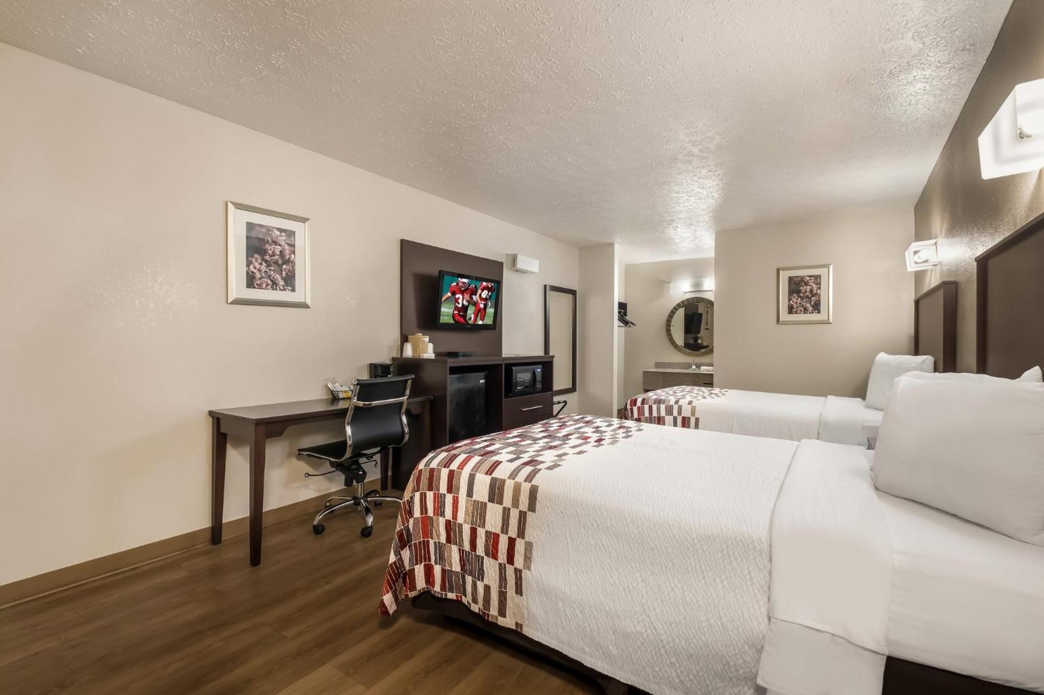 Deluxe Room with Two Double Beds Non-Smoking - Photo 8