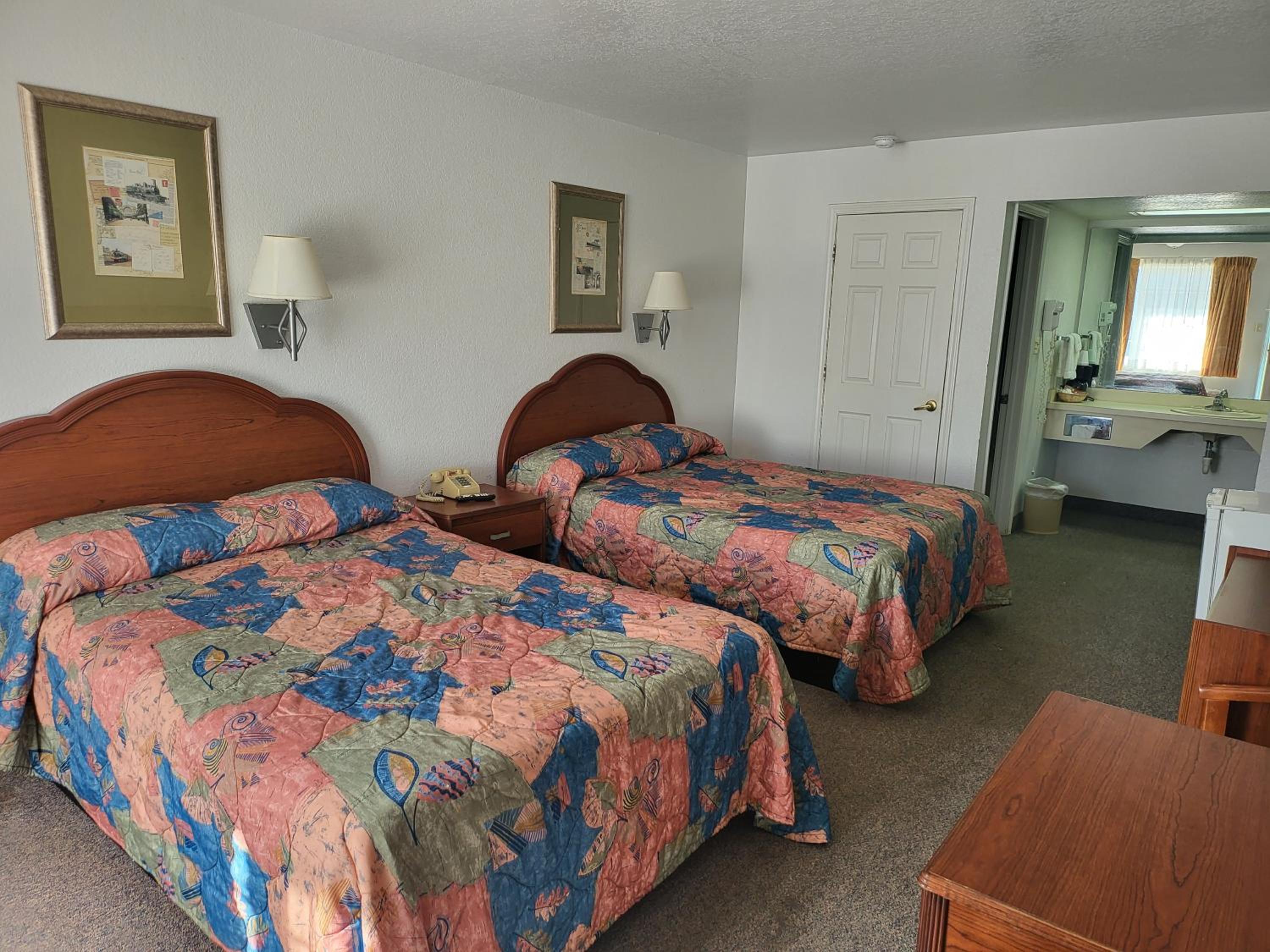 Standard Queen Room - Photo 6