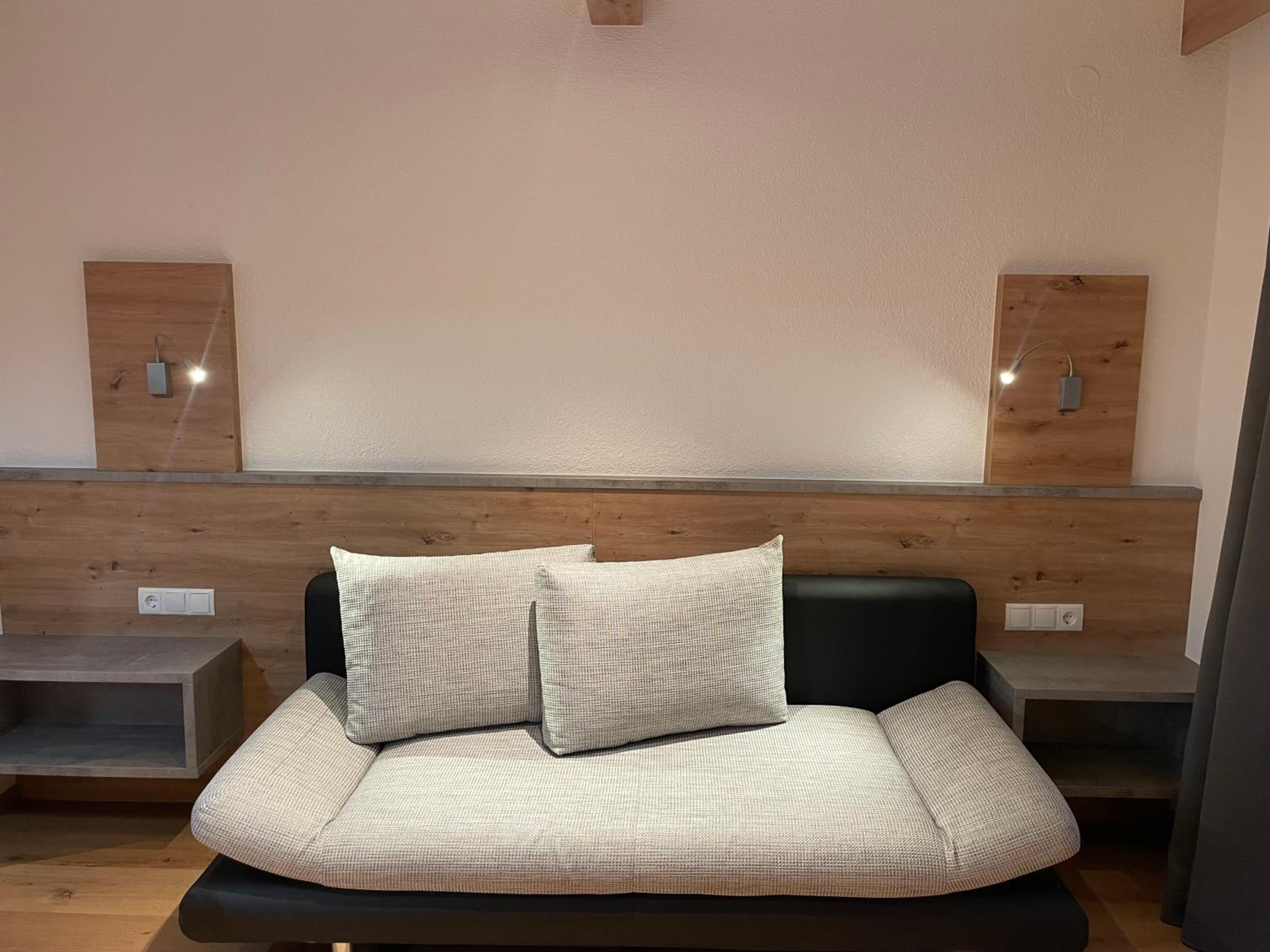 One-Bedroom Apartment photo 2