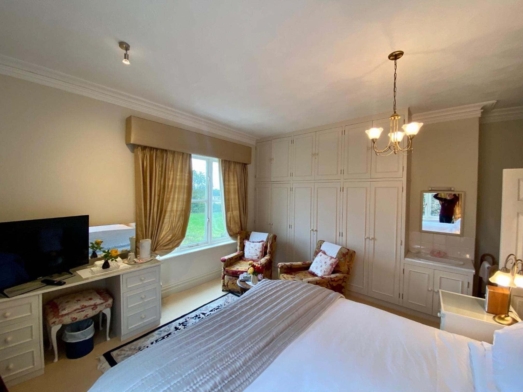 Superior King Room photo 2