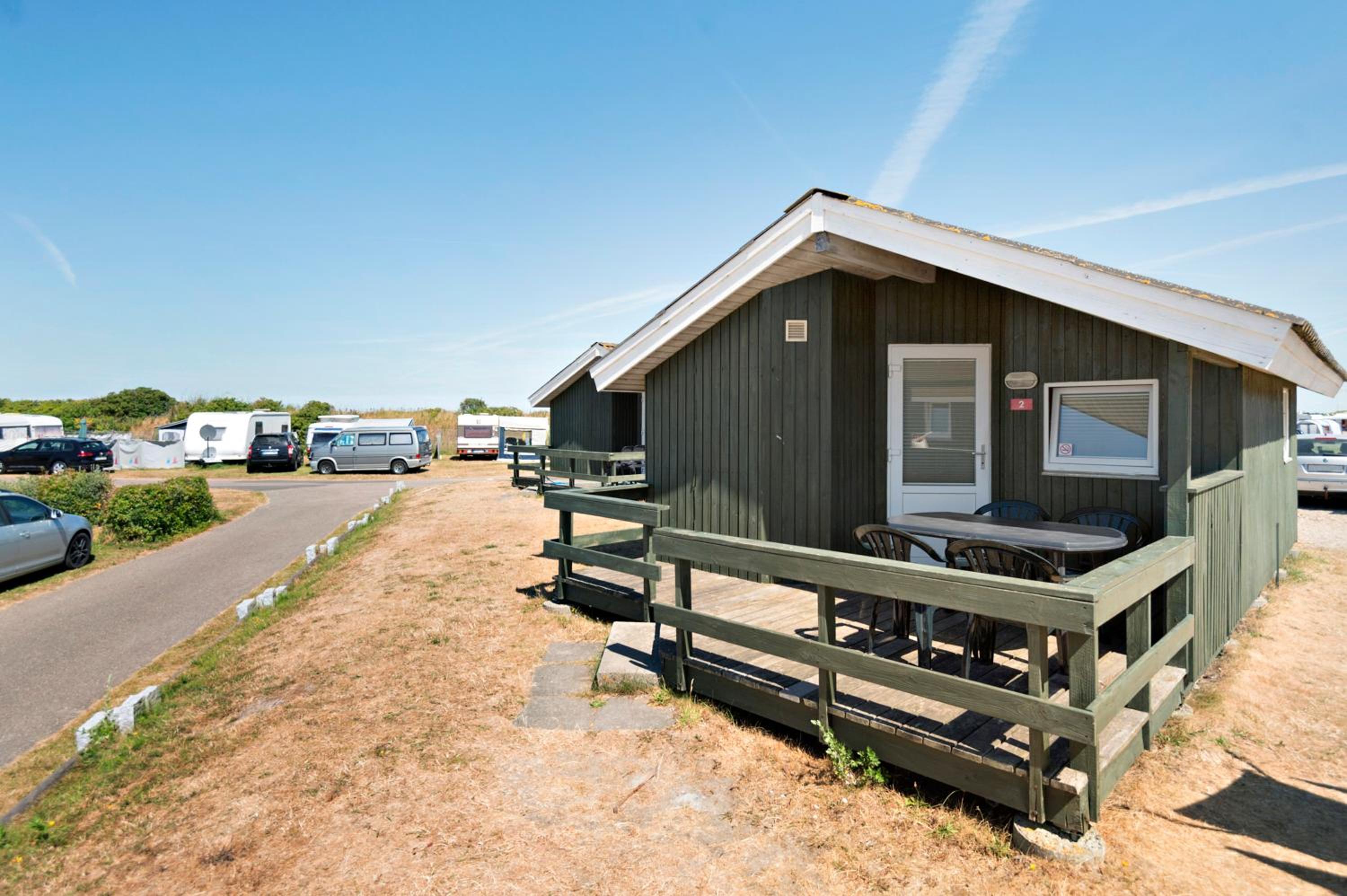 Two-Bedroom Cottage with Private Bathroom photo 2