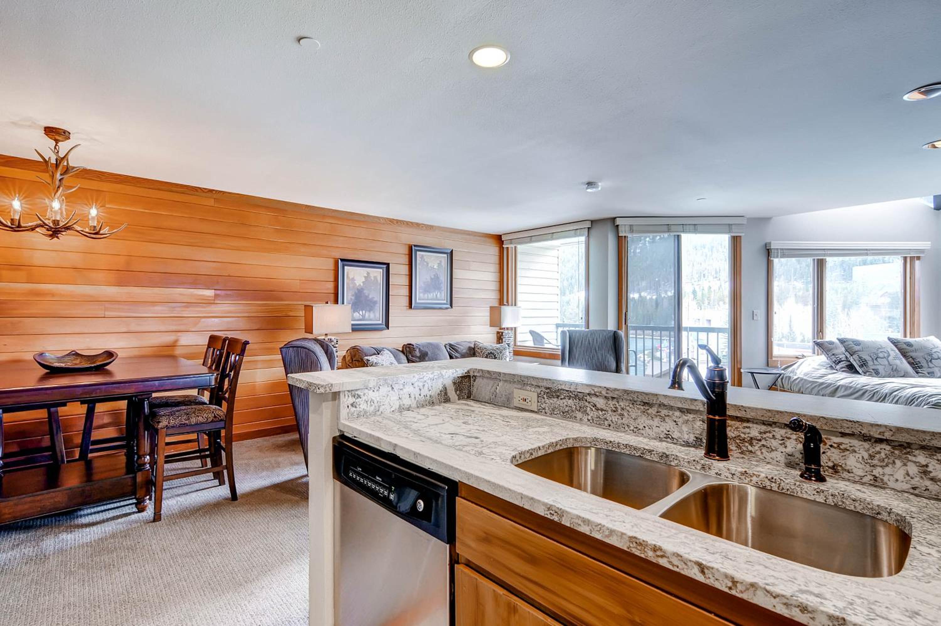 One-Bedroom Apartment - Photo 3