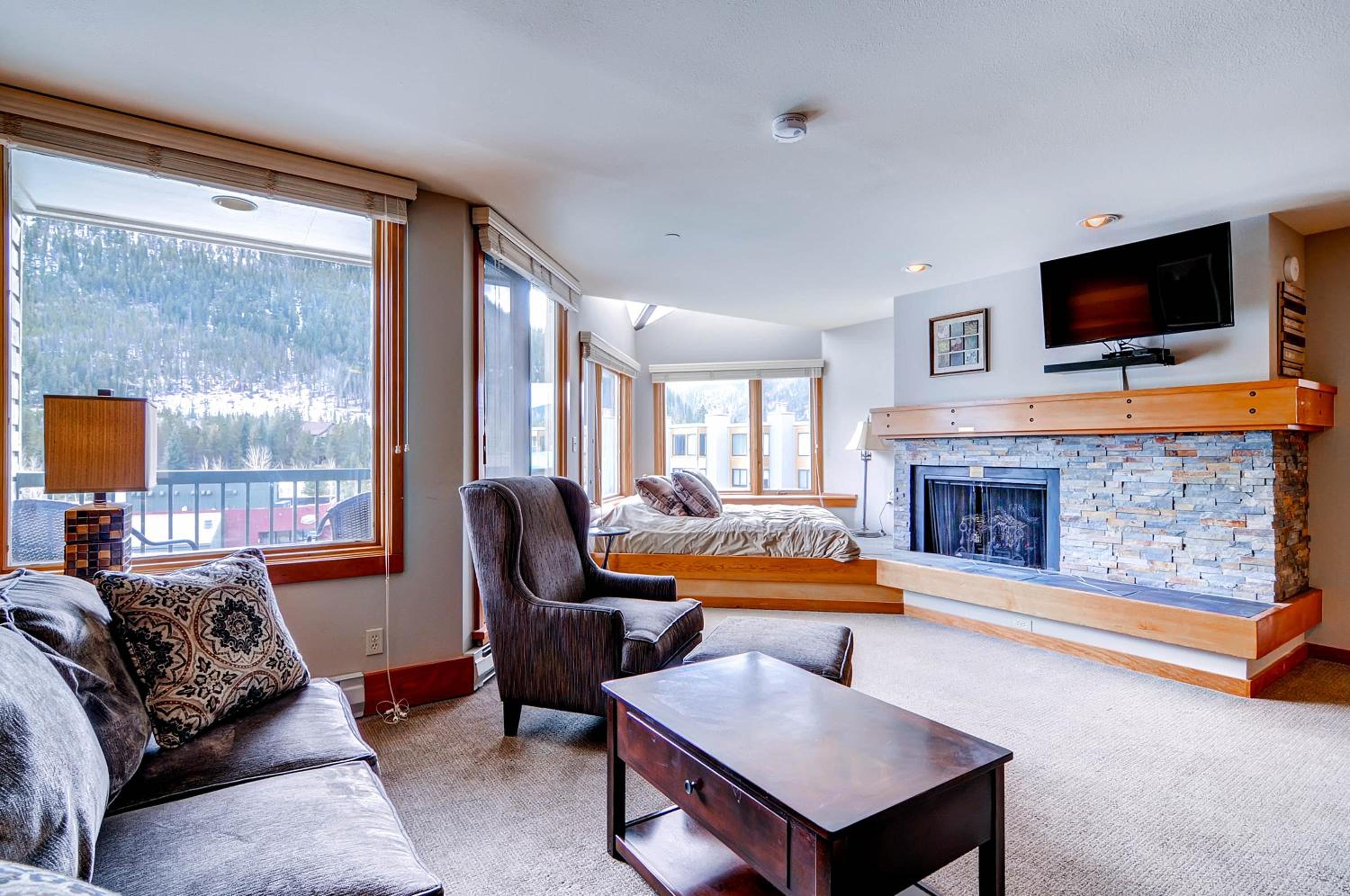 One-Bedroom Apartment - Photo 15