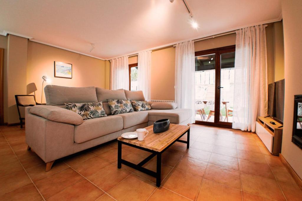Casa adosada de tres habitaciones