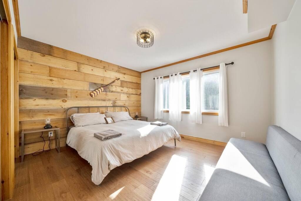 Four-Bedroom House photo 2