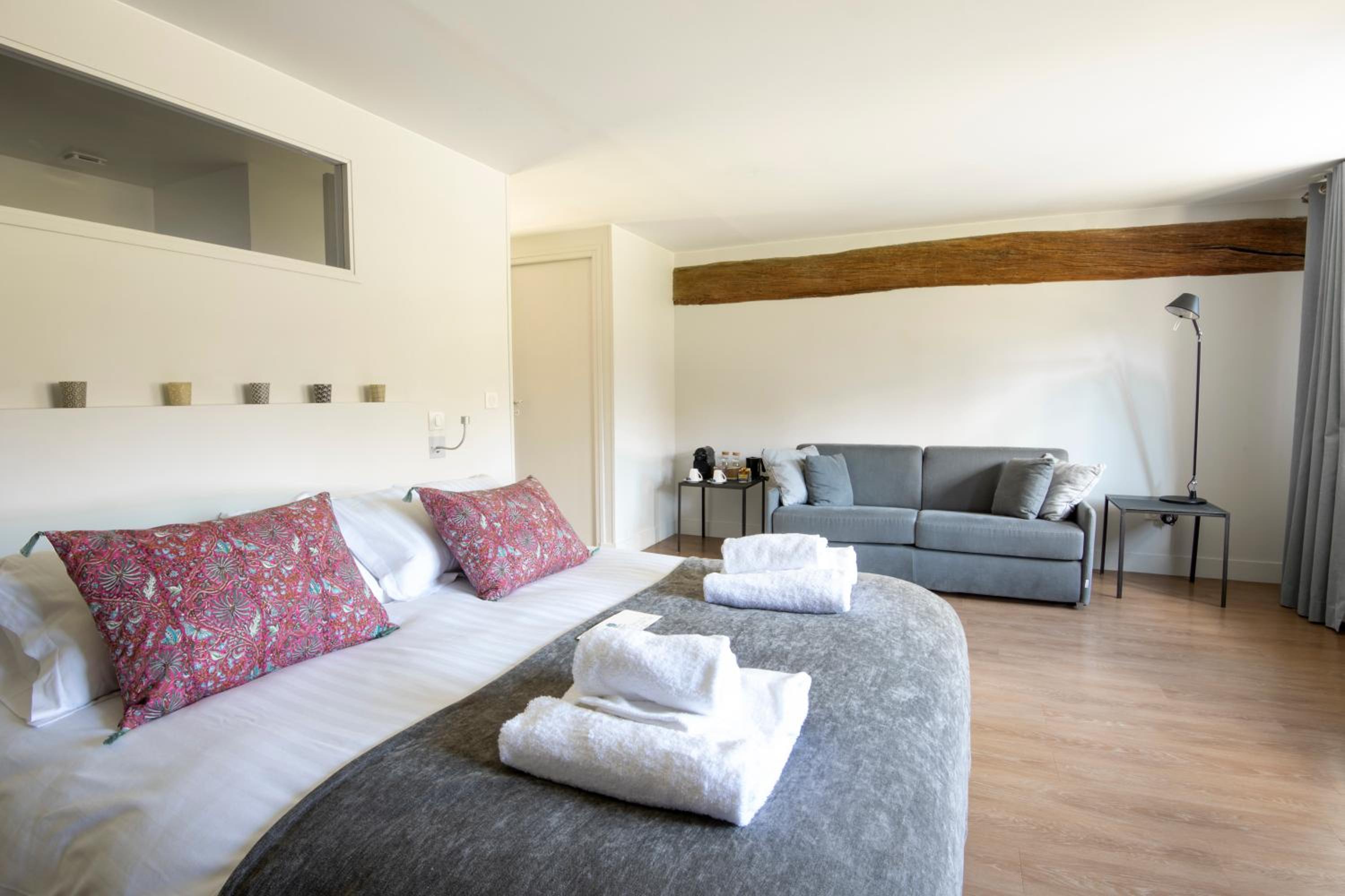 Deluxe Double Room 4 photo 2