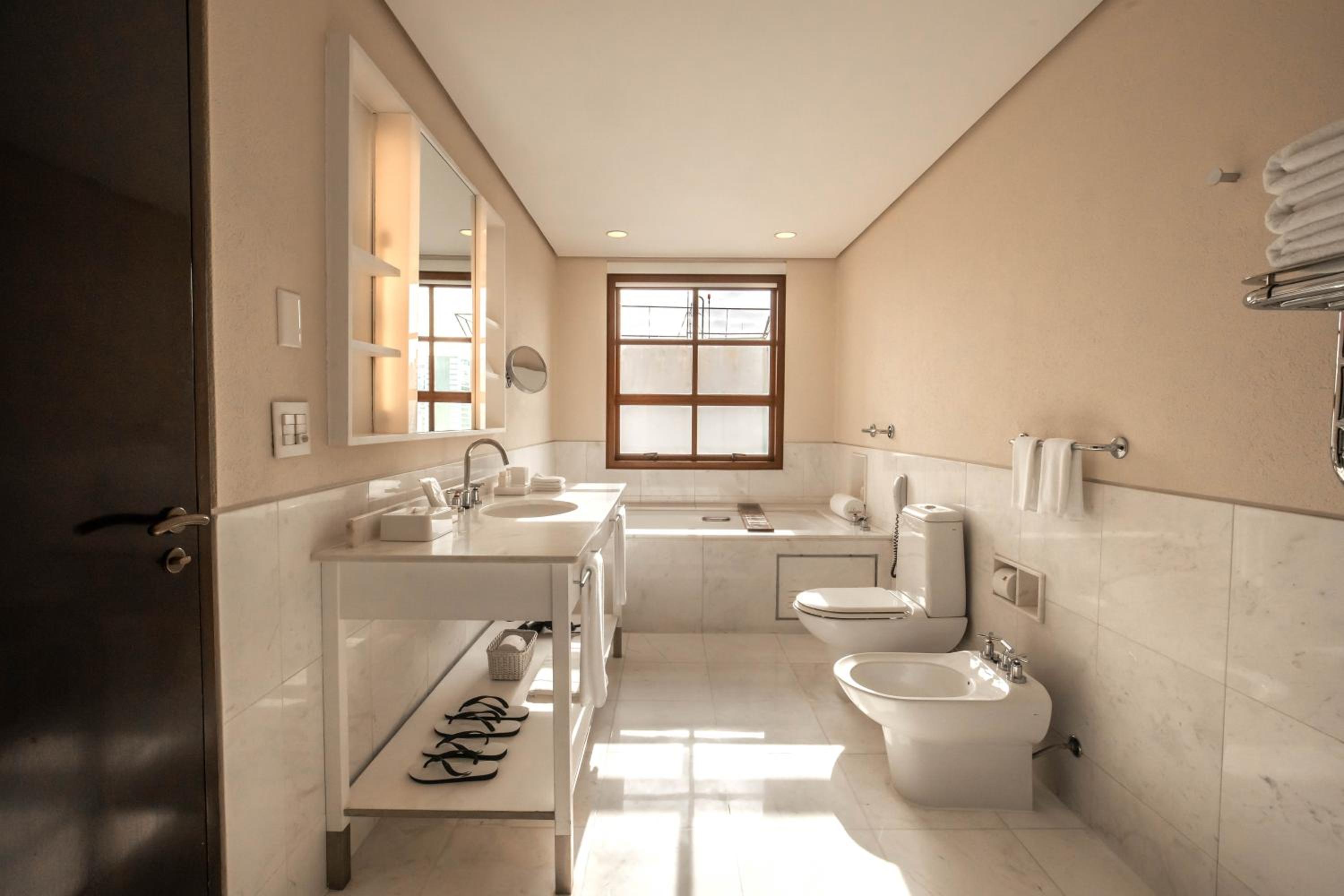Suite (2 Adults) thumbnail 6