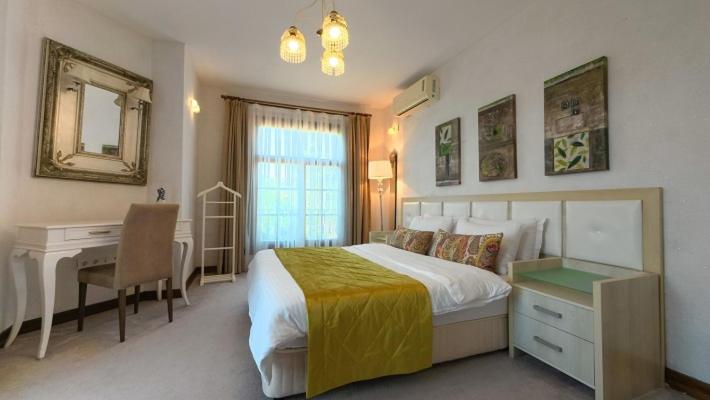 Deluxe Suite with Sea View