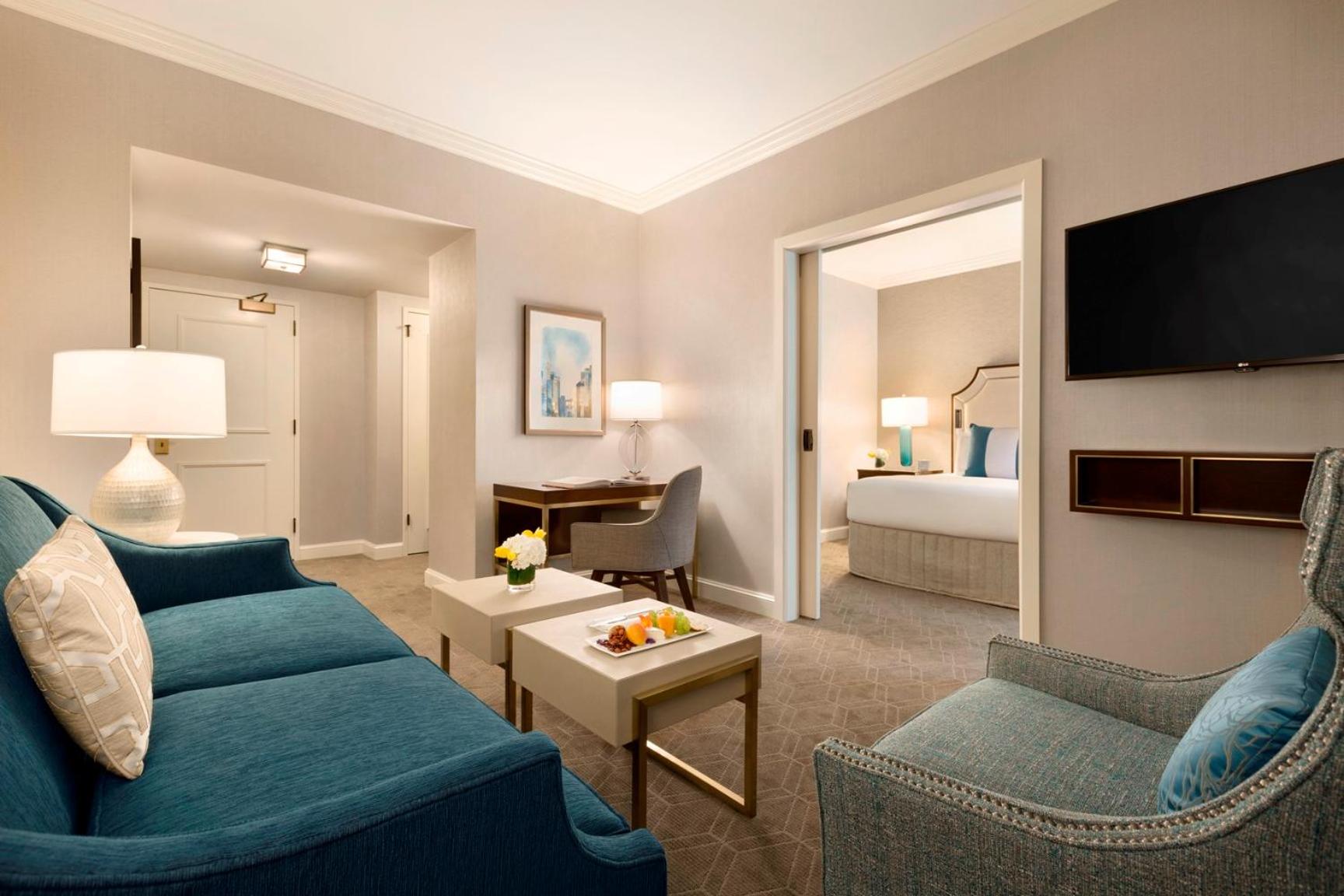 Junior King Suite With Tub - Hearing Accessible