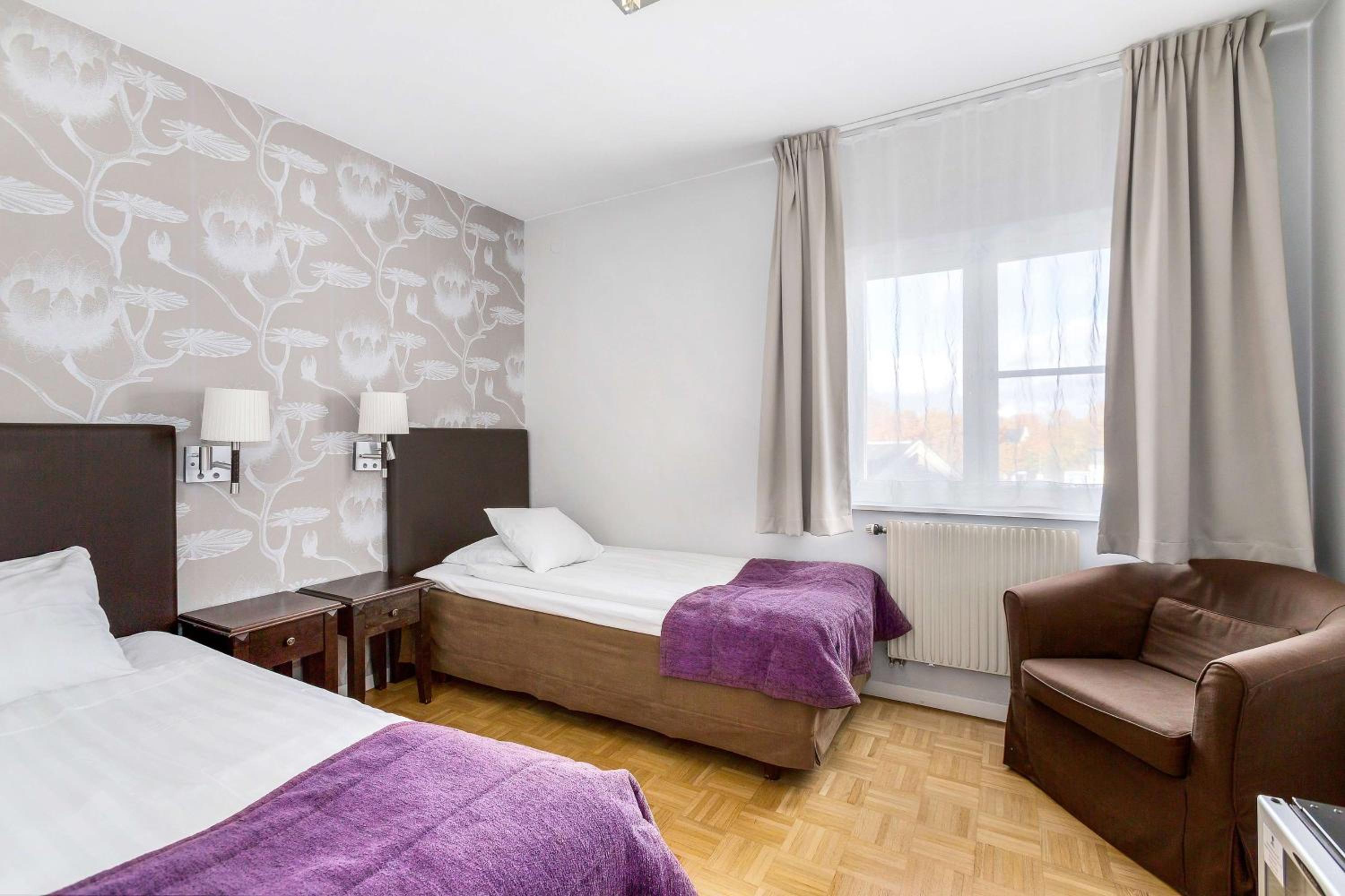 Twin Room - Photo 1