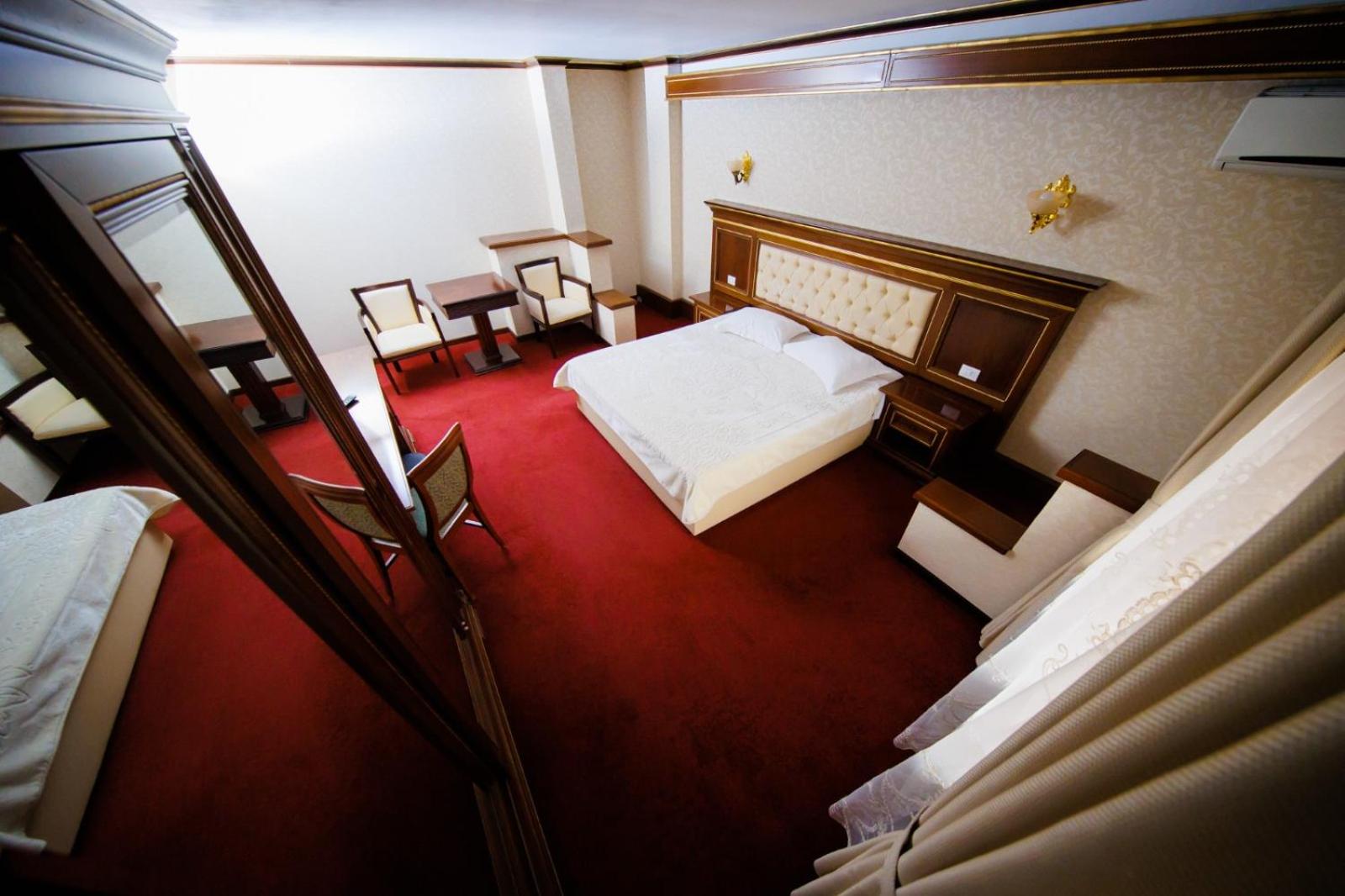 Budget Double Room - Photo 18