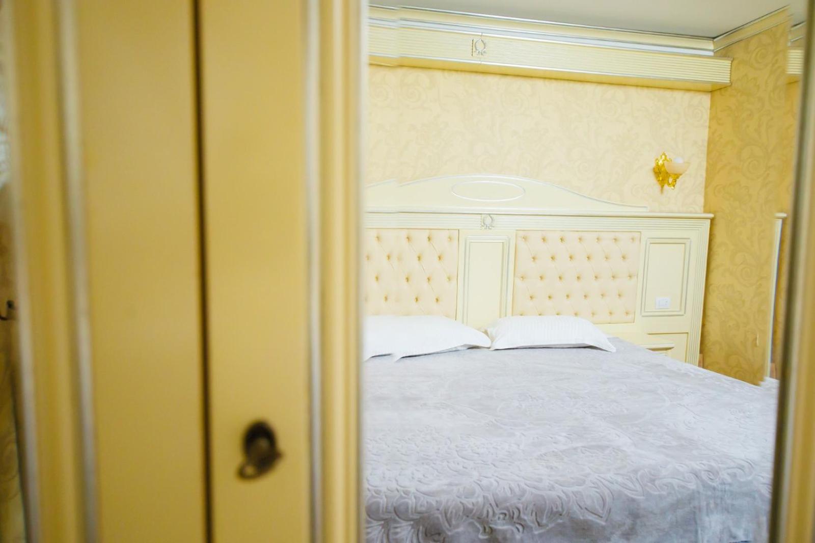 Budget Double Room - Photo 17