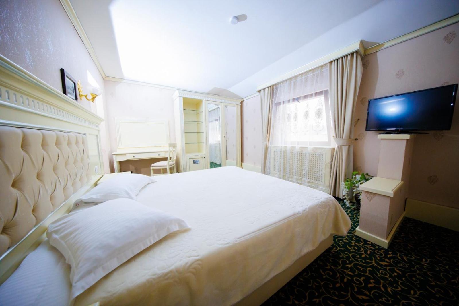 Budget Double Room - Photo 4