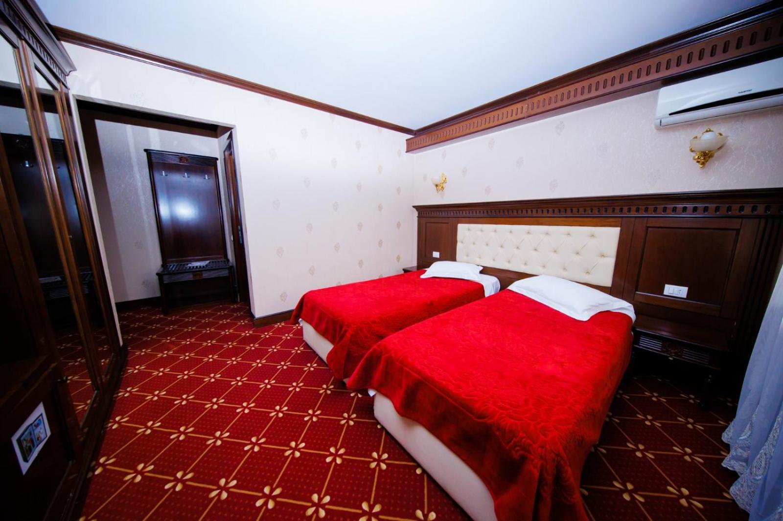 Budget Twin Room - Photo 2