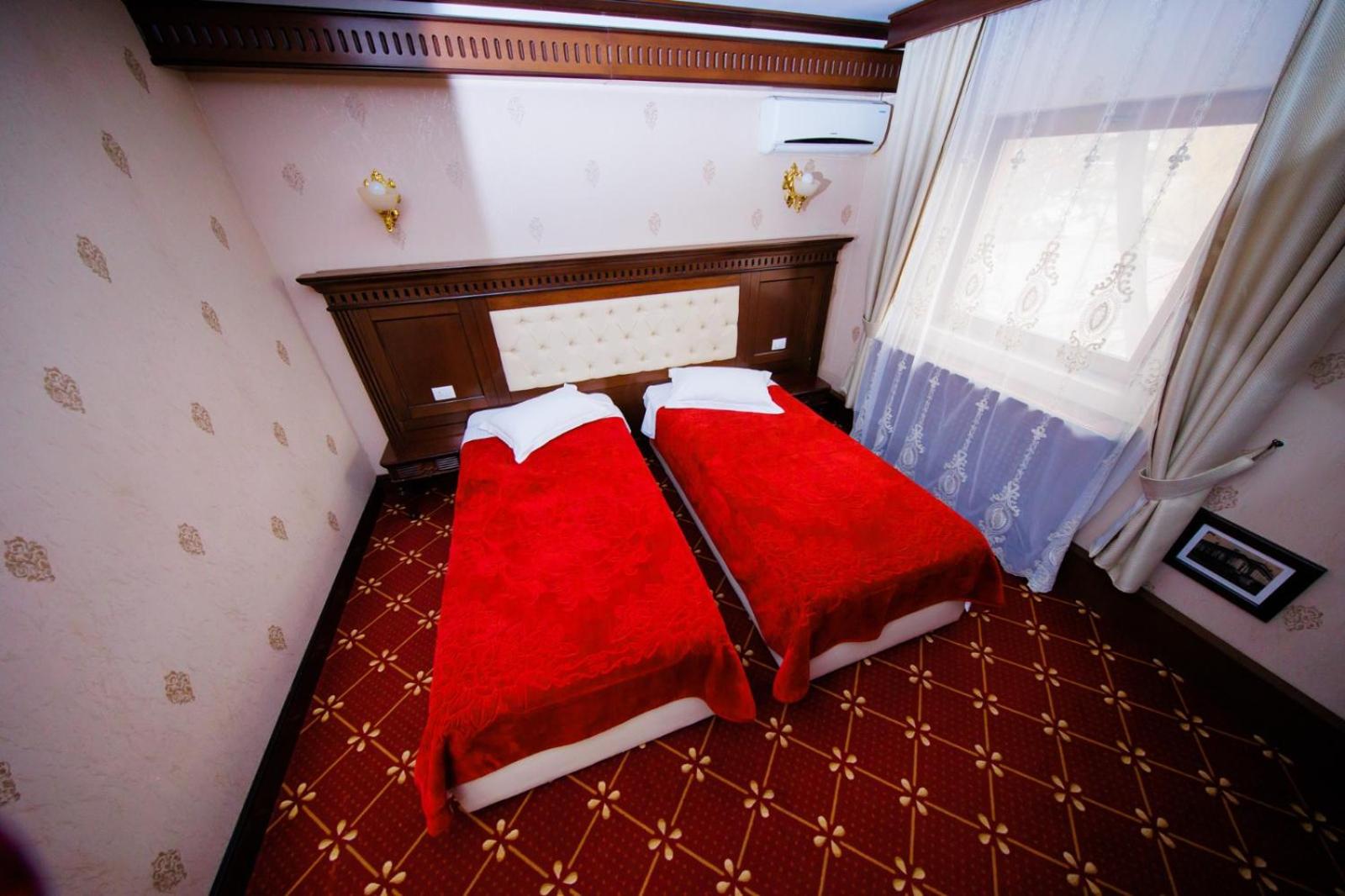Budget Twin Room - Photo 3