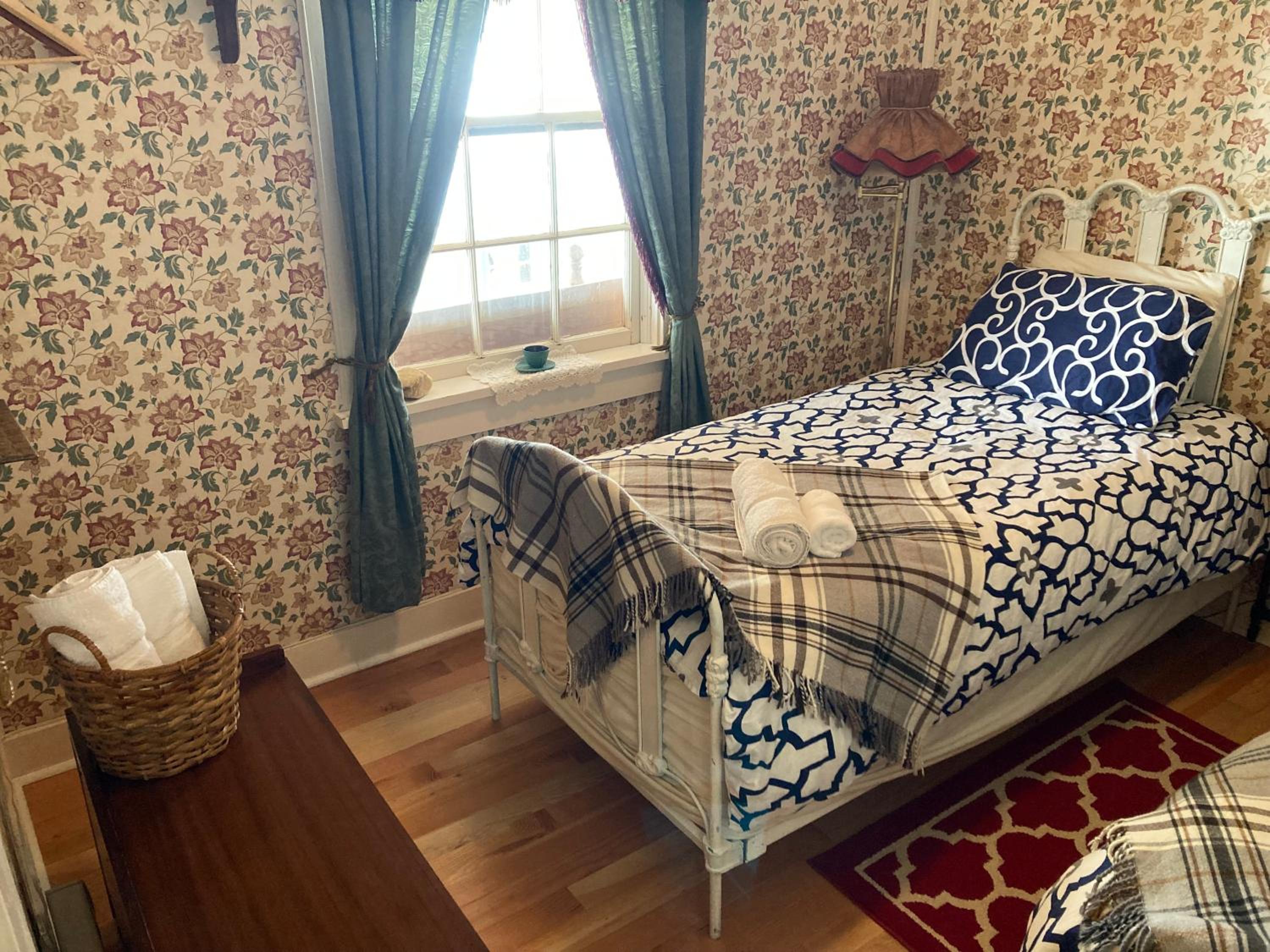 Budget Twin Room photo 2