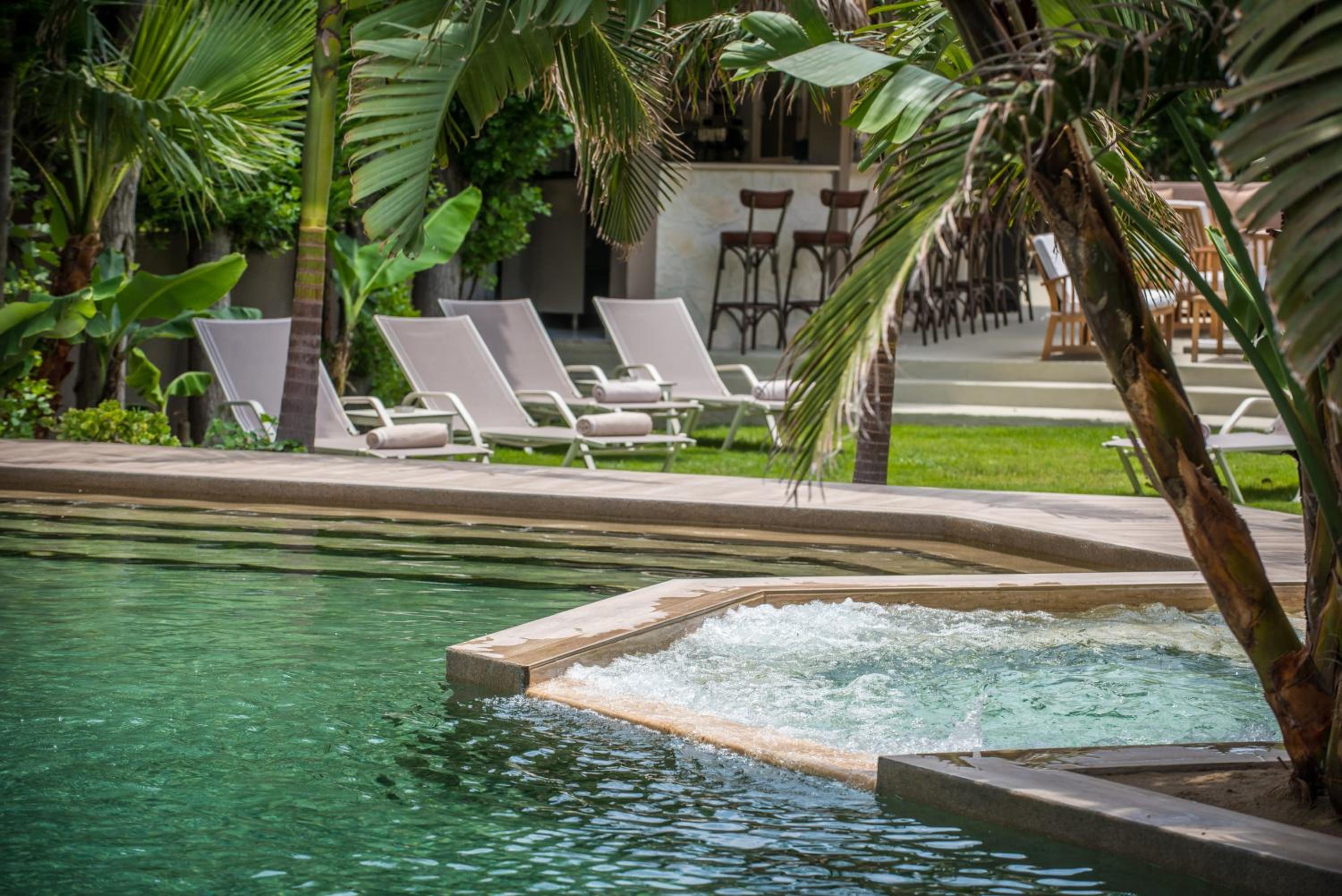 Exclusive Junior Suite with Pool View