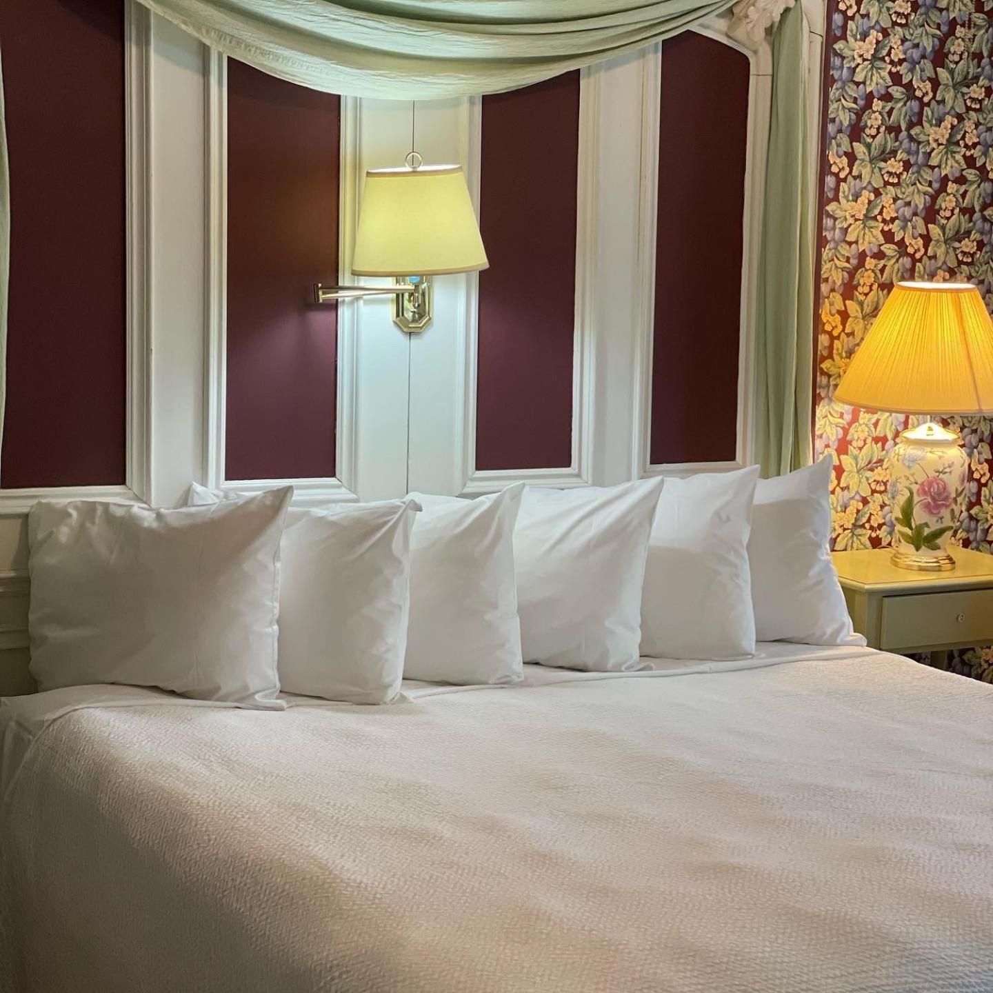 Deluxe King Room photo 1