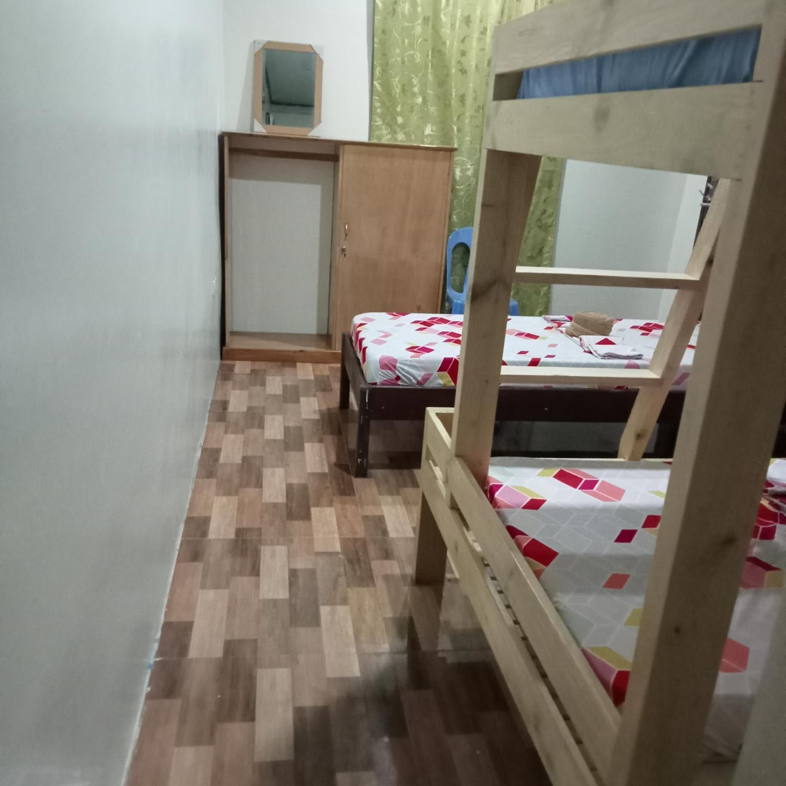 Family Room with Private Bathroom - Photo 6