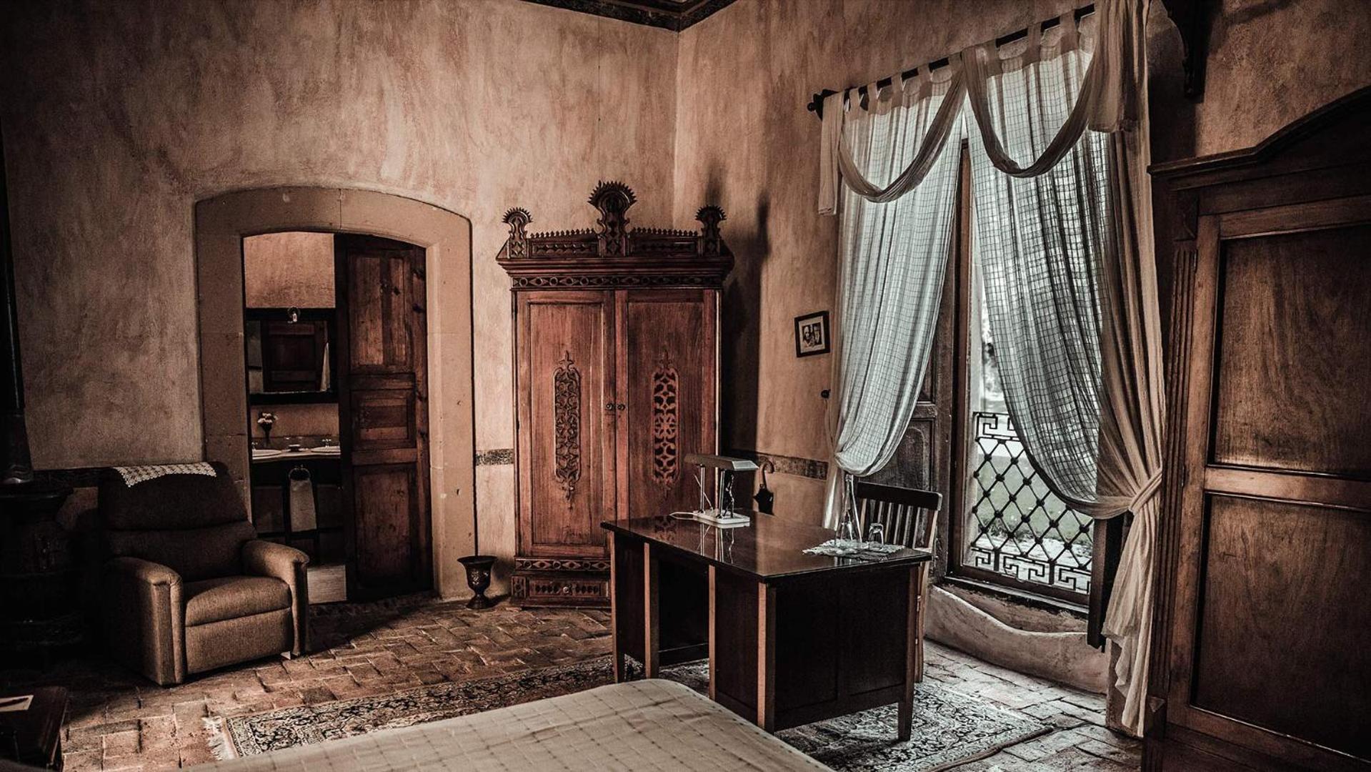 King Suite - Photo 3