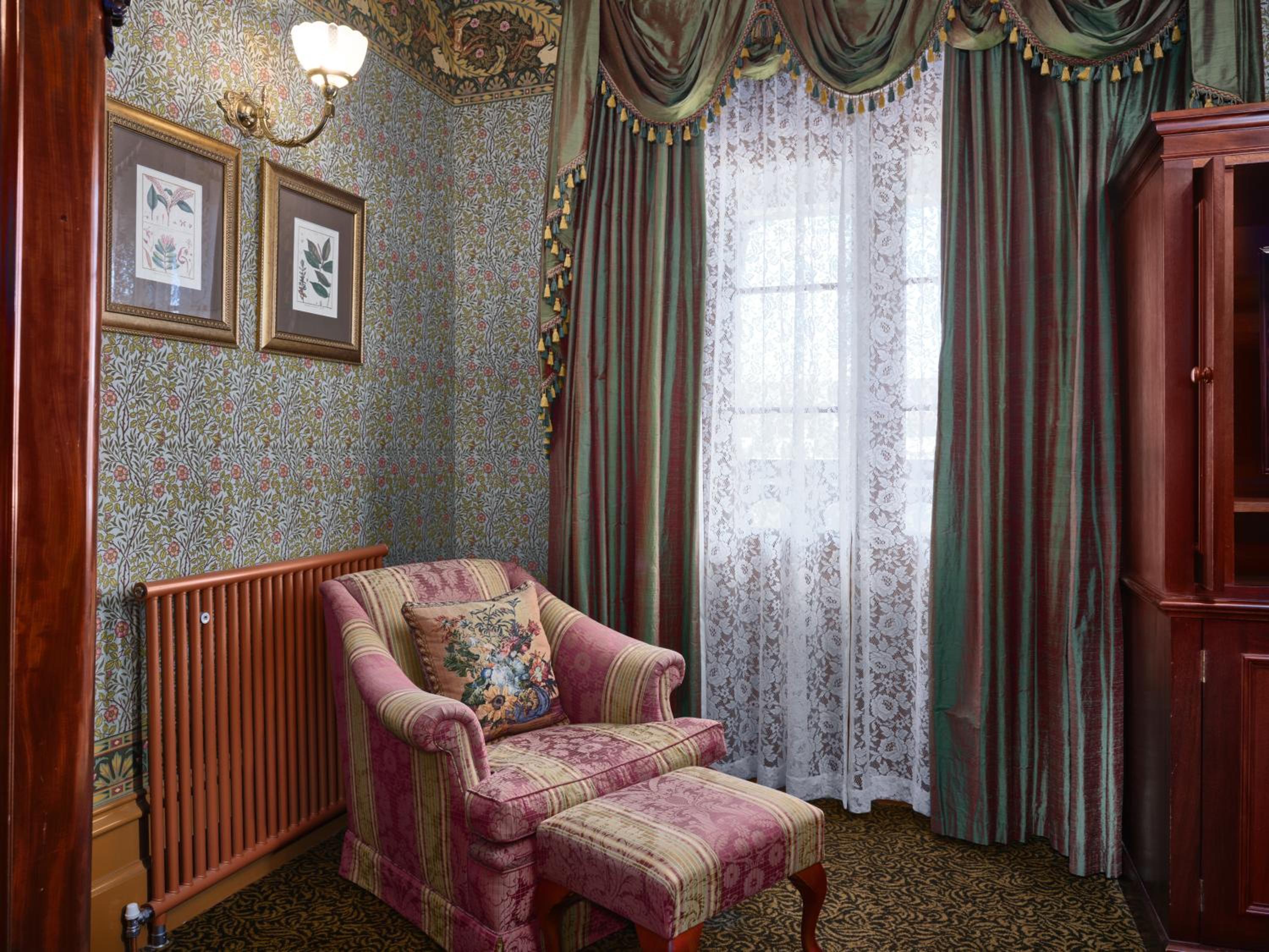Royal Suite with Balcony photo 2