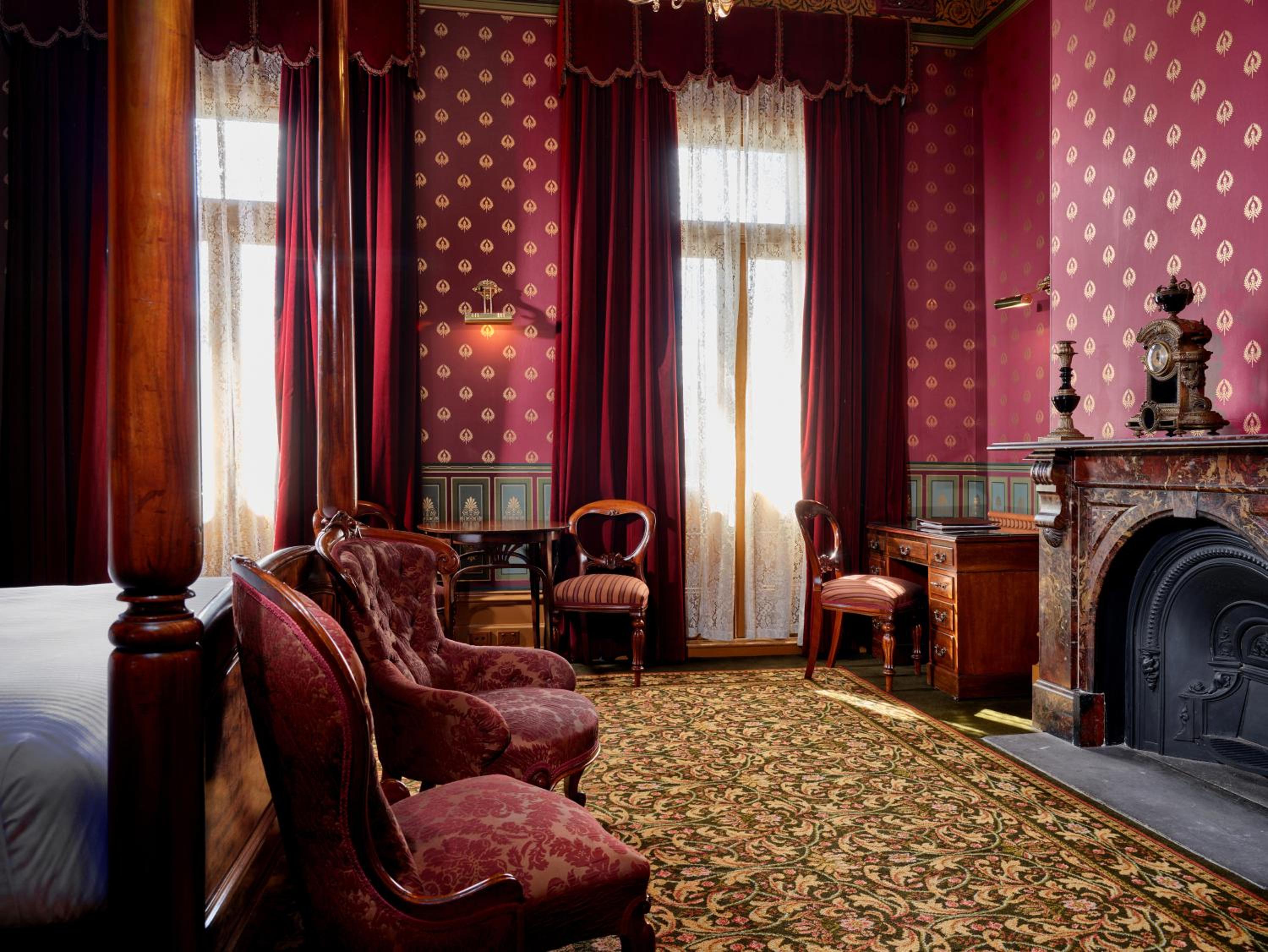 Royal Suite with Balcony photo 3