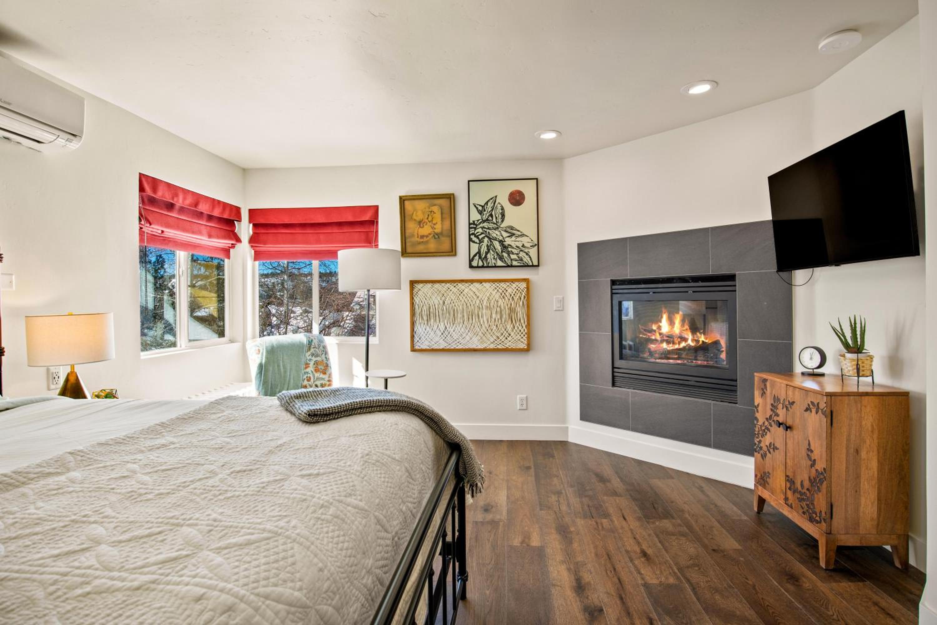Standard King Room - Photo 2