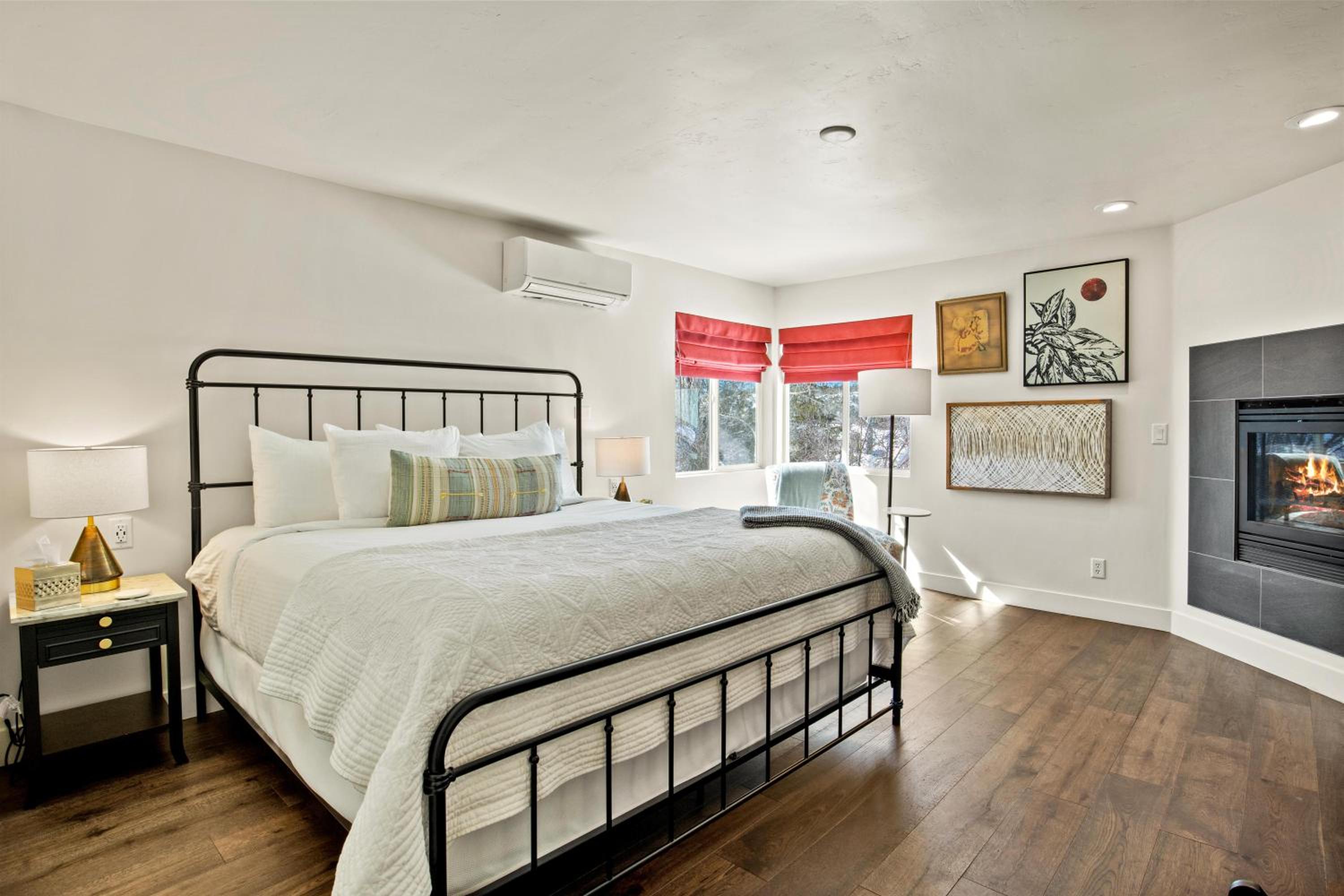 Standard King Room - Photo 1